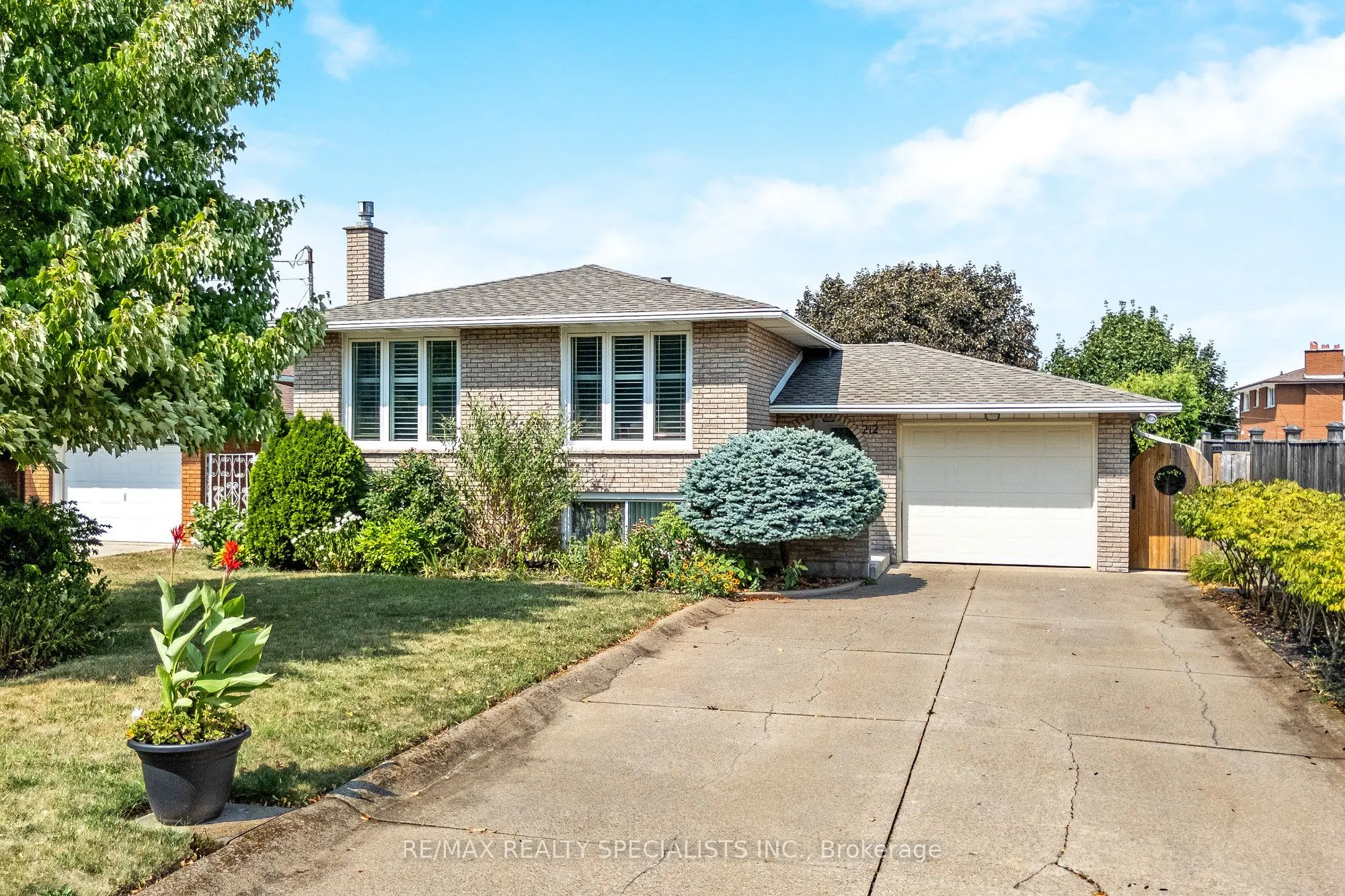 212 Memorial Avenue