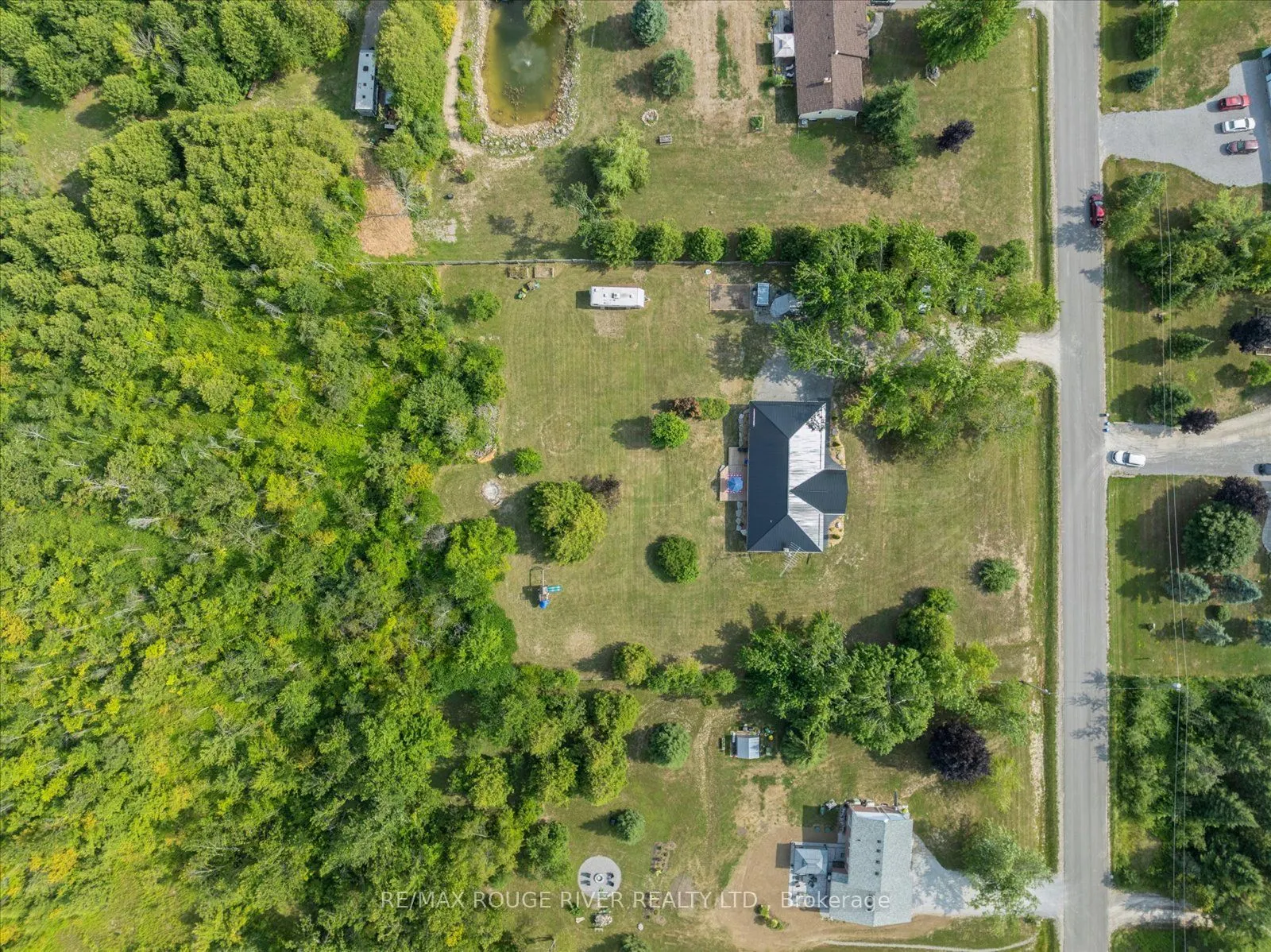 2064 Darling Crescent