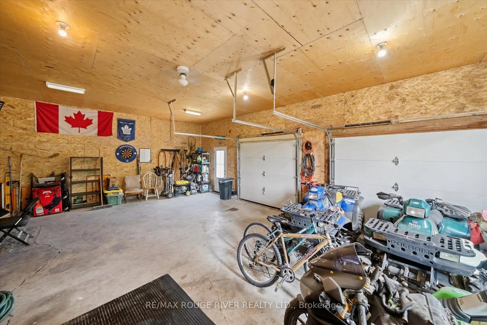 2064 Darling Crescent