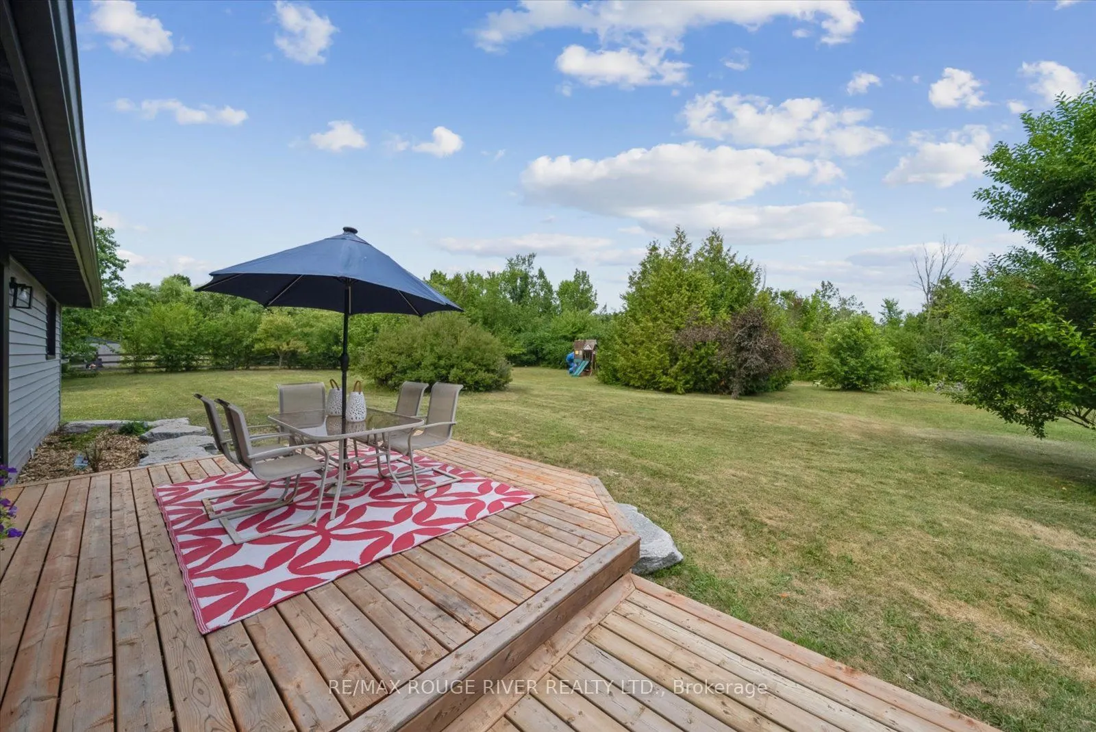 2064 Darling Crescent