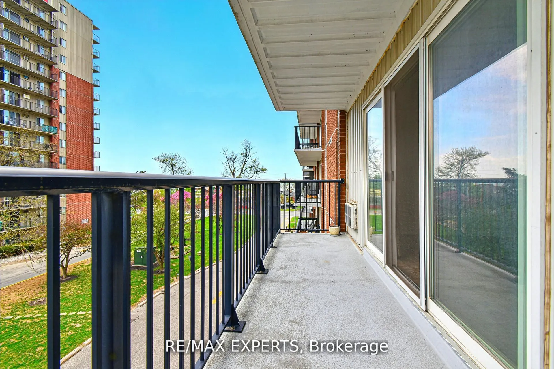 8591 Riverside Drive E, #410