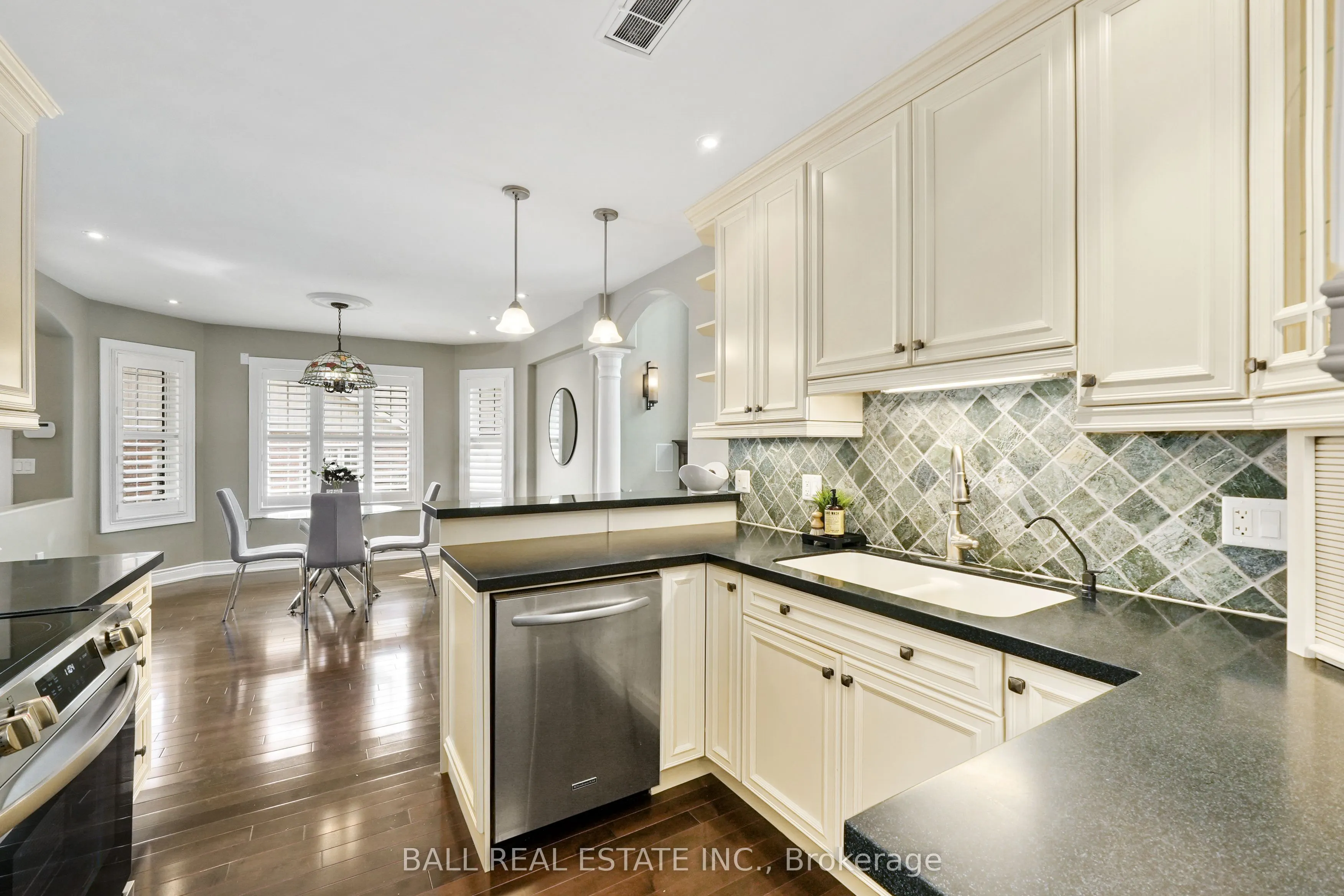 89 Village Crescent S, #87