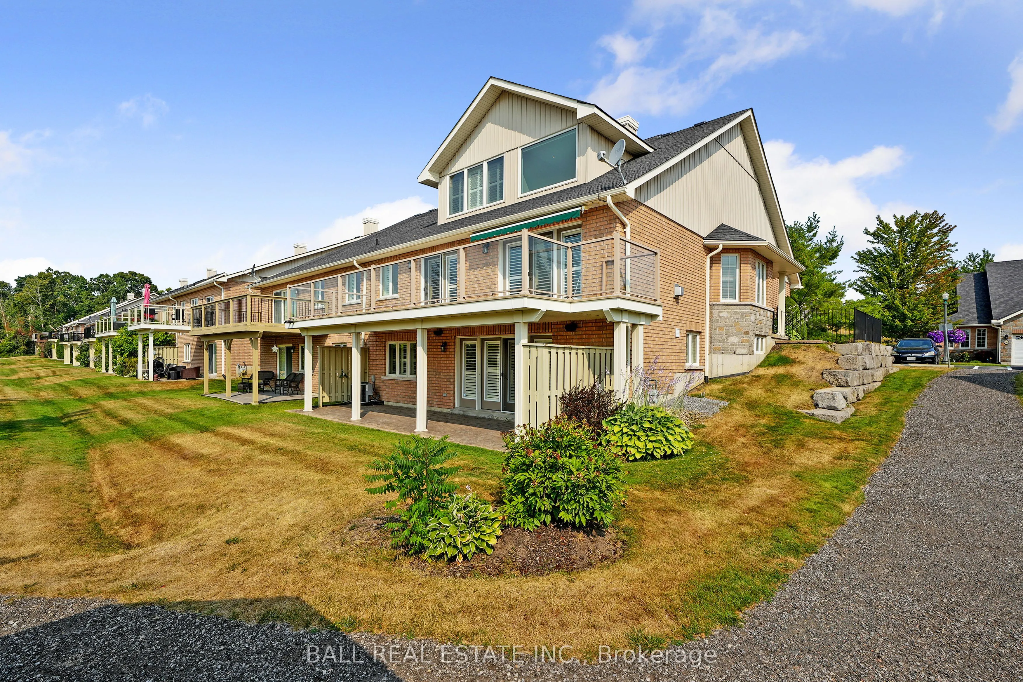 89 Village Crescent S, #87