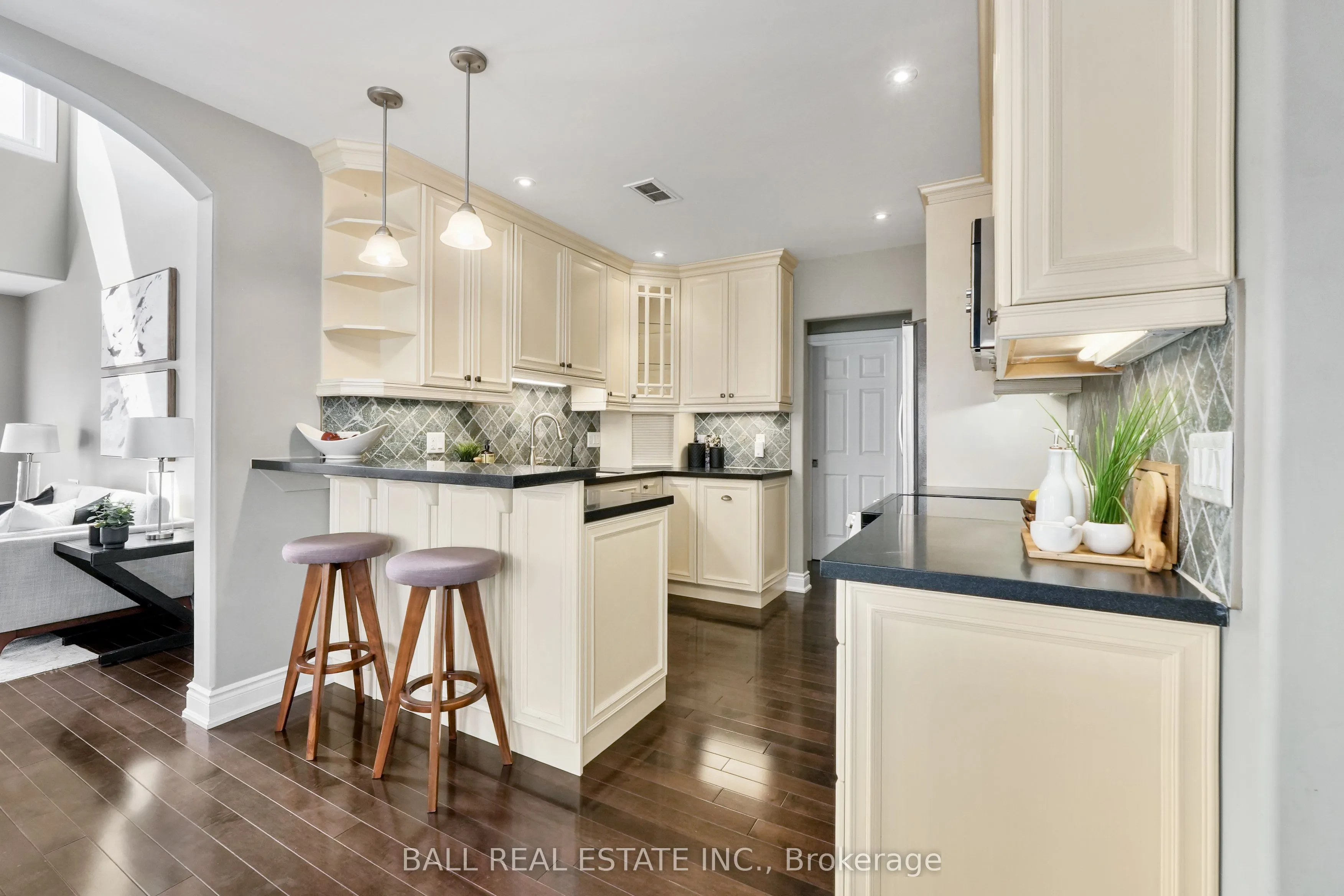 89 Village Crescent S, #87