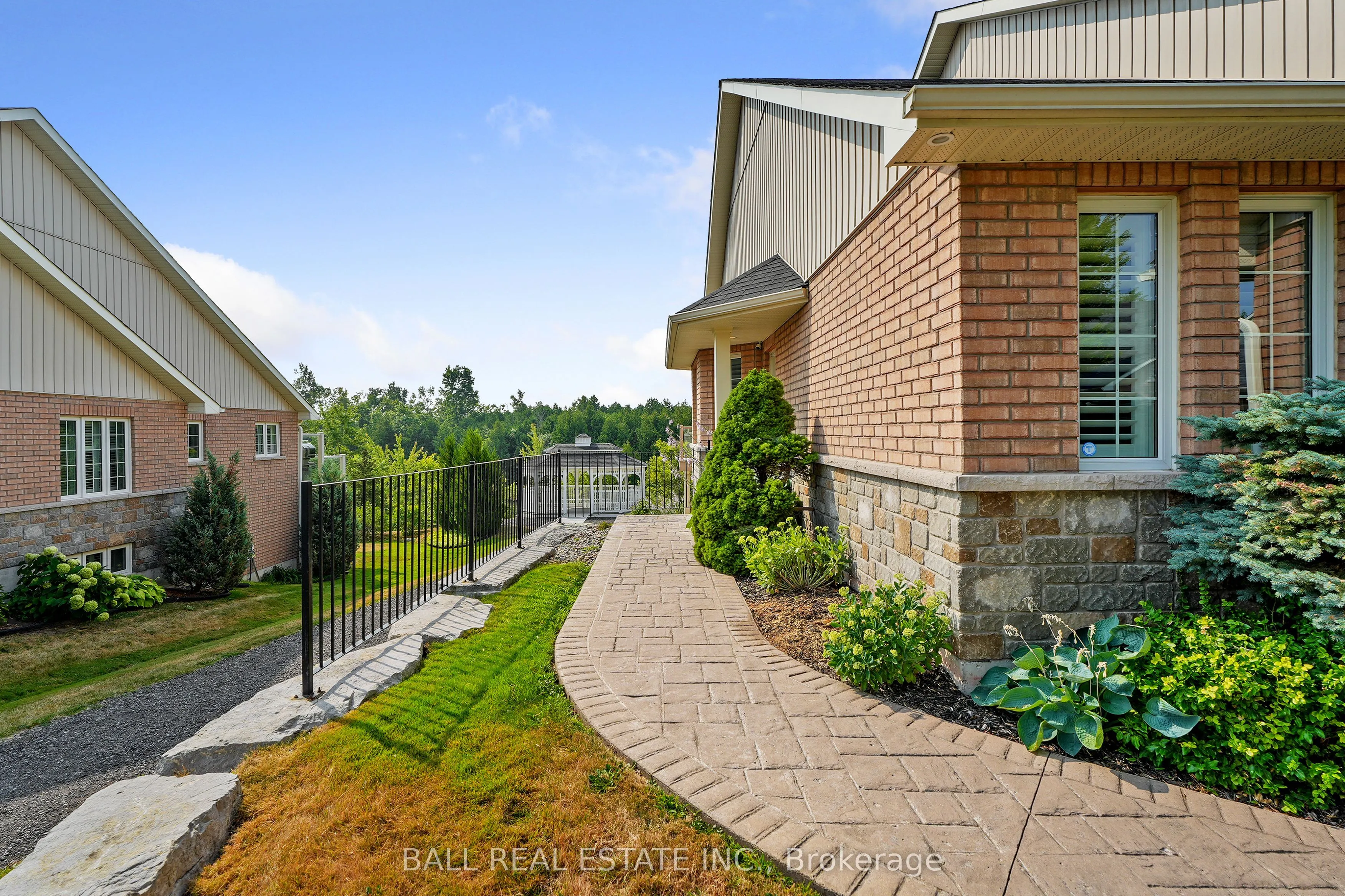 89 Village Crescent S, #87