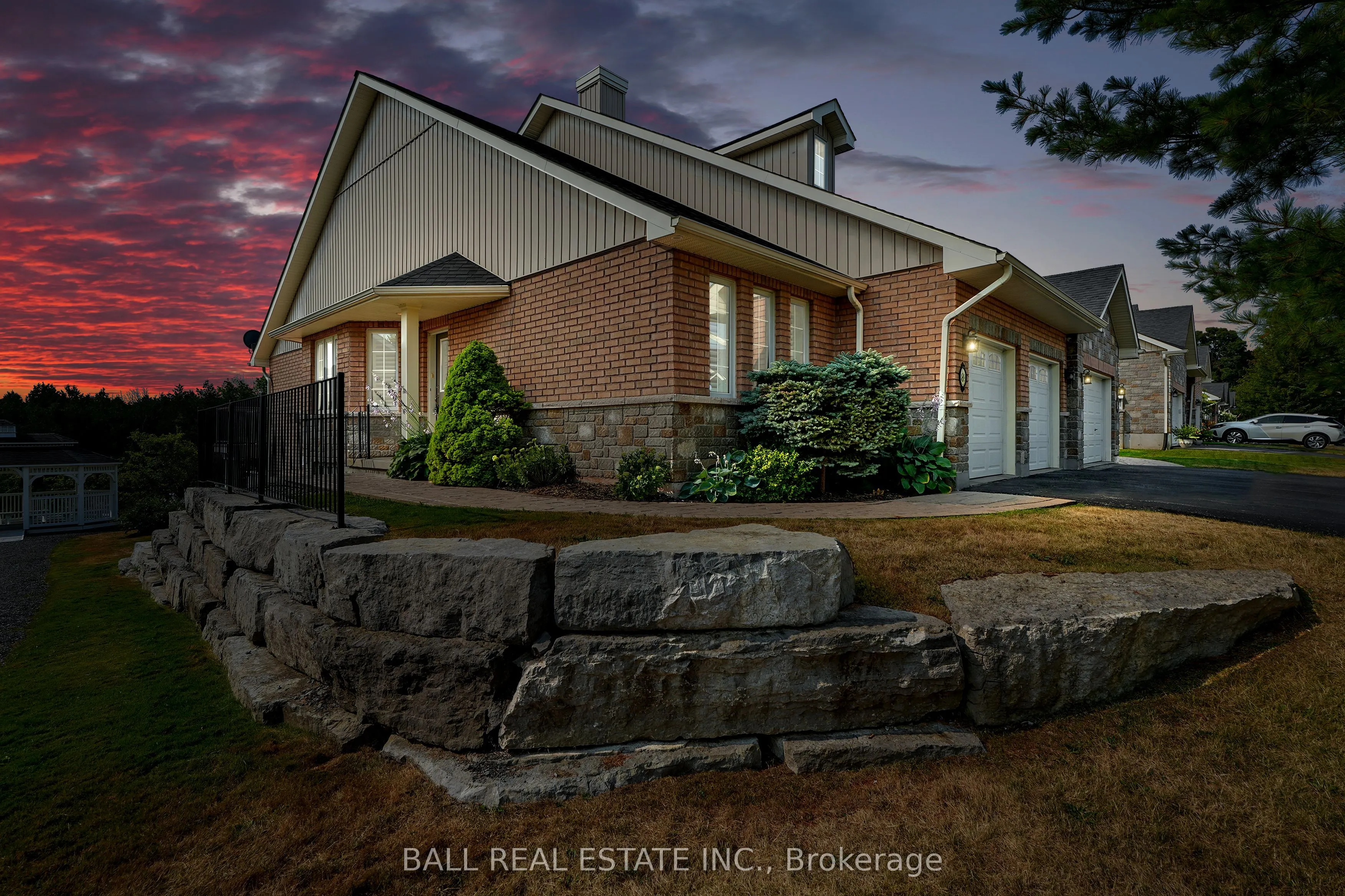 89 Village Crescent S, #87