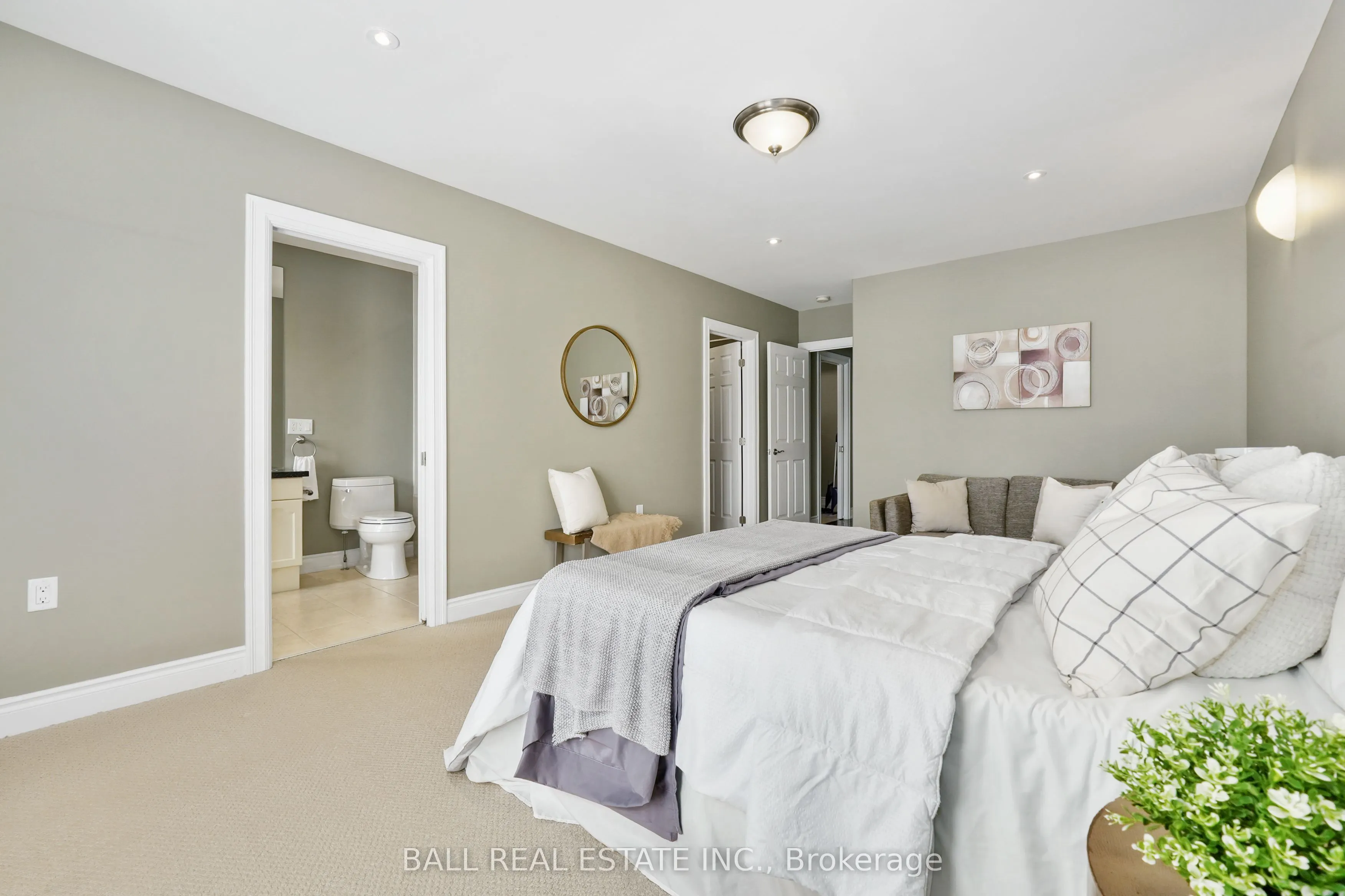 89 Village Crescent S, #87