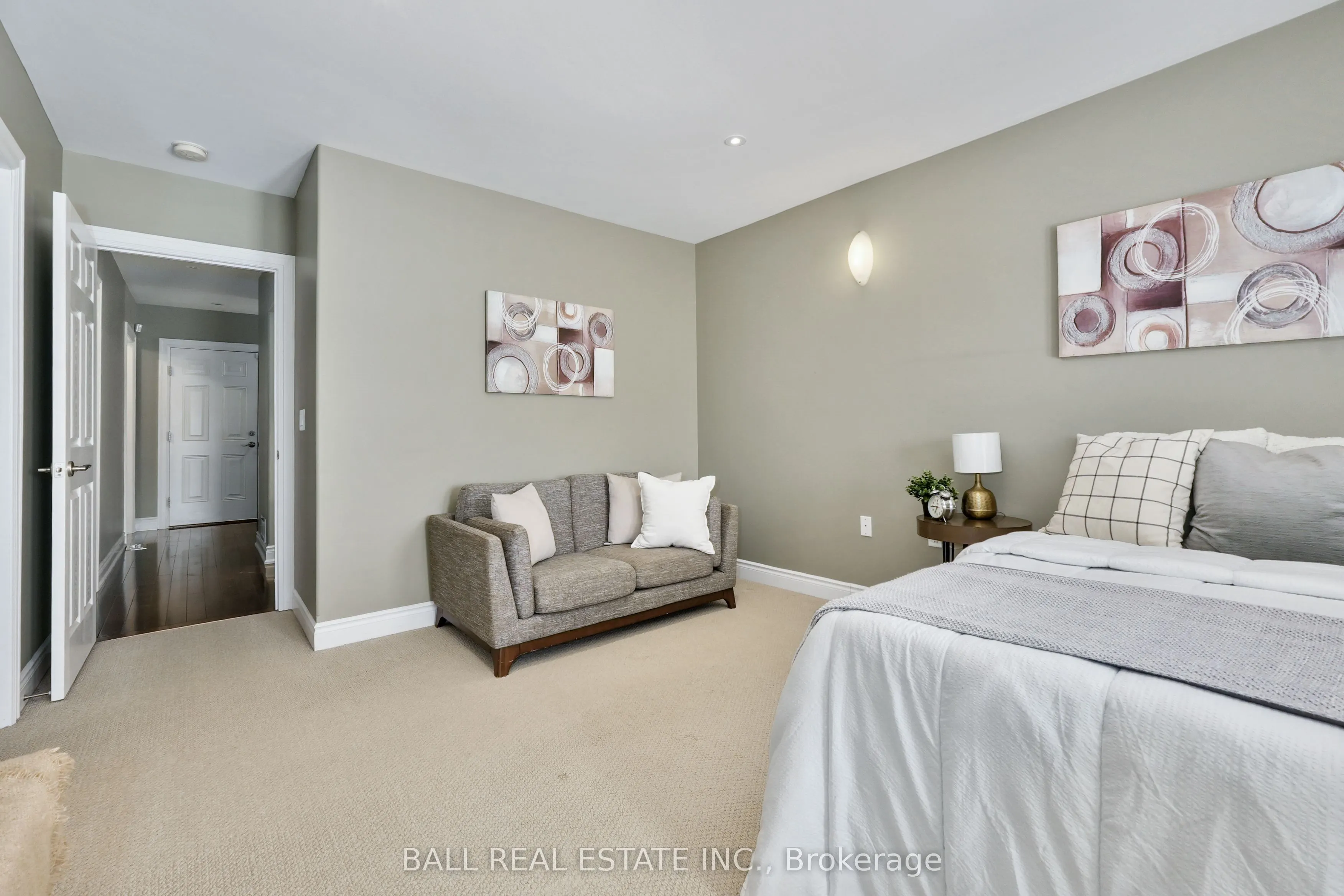 89 Village Crescent S, #87
