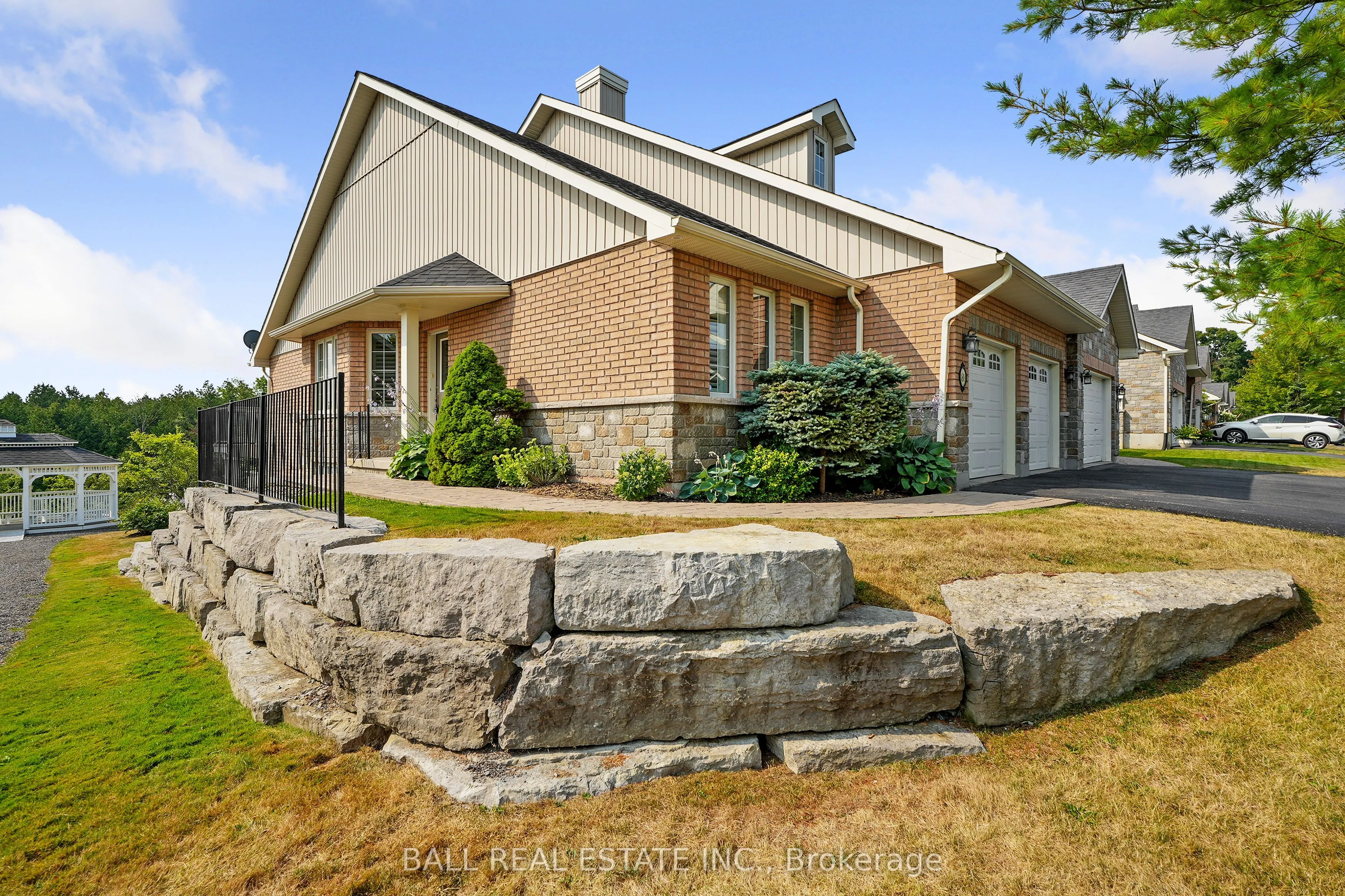 89 Village Crescent S, #87