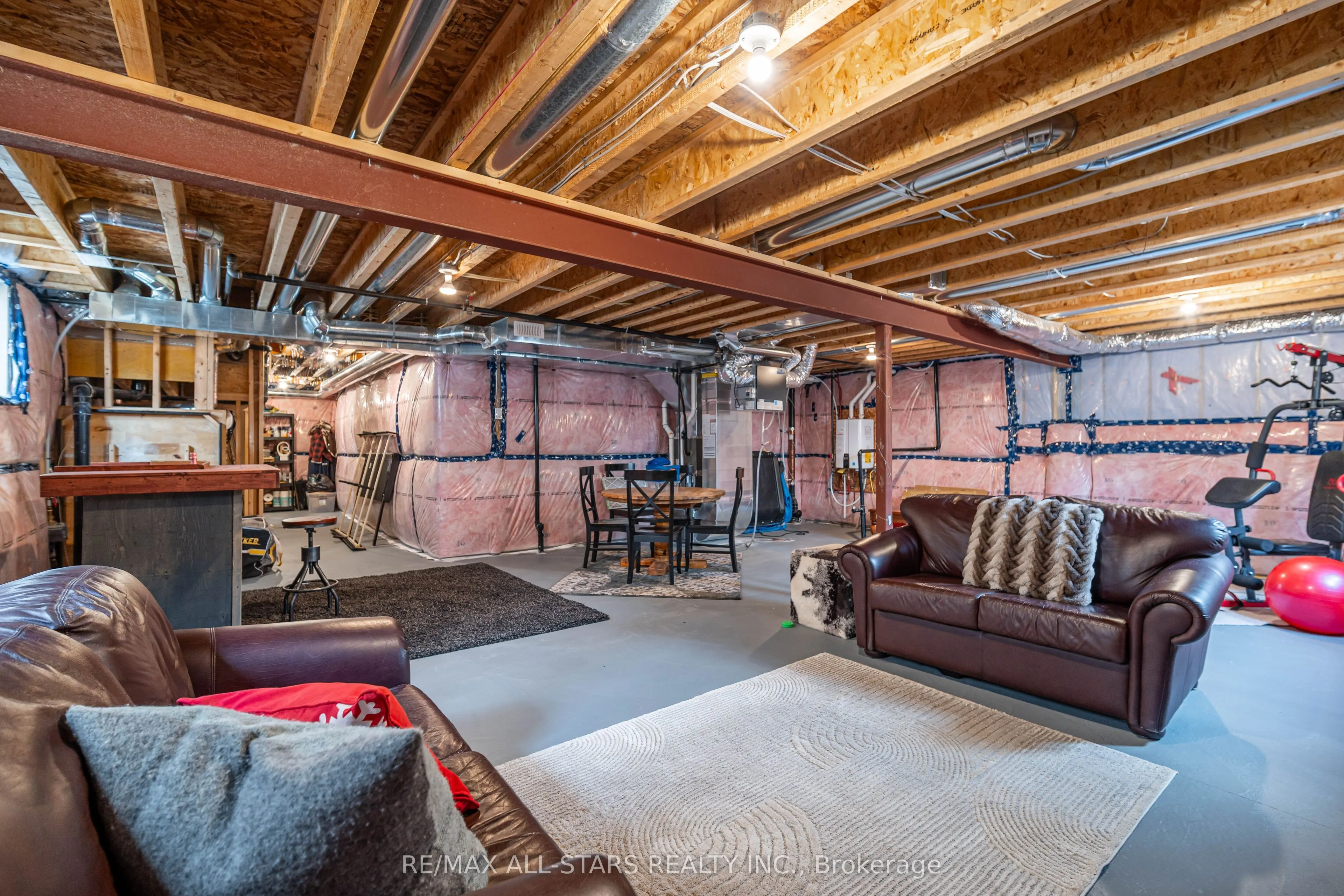 528 Macintosh Grove