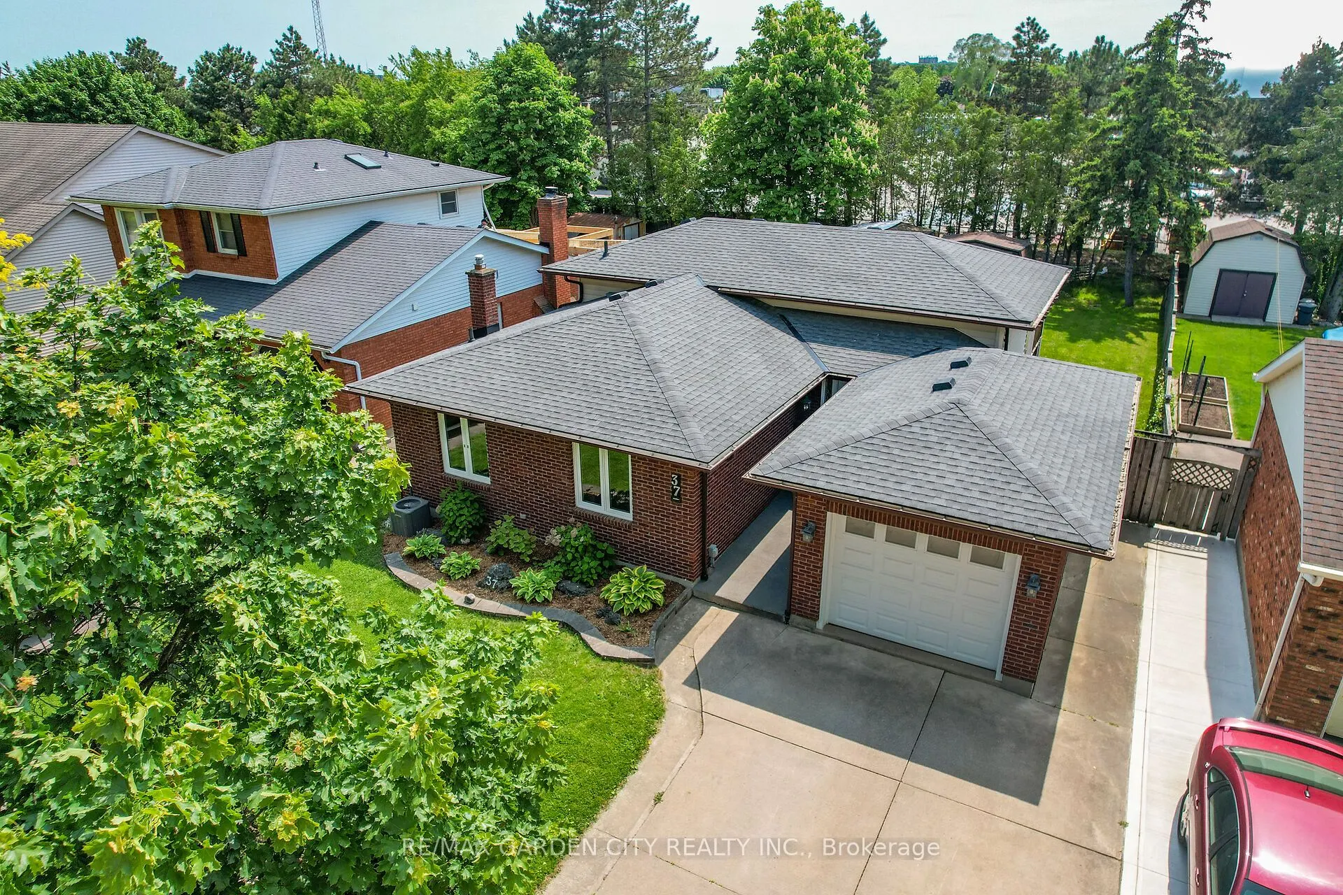 37 The Meadows Street