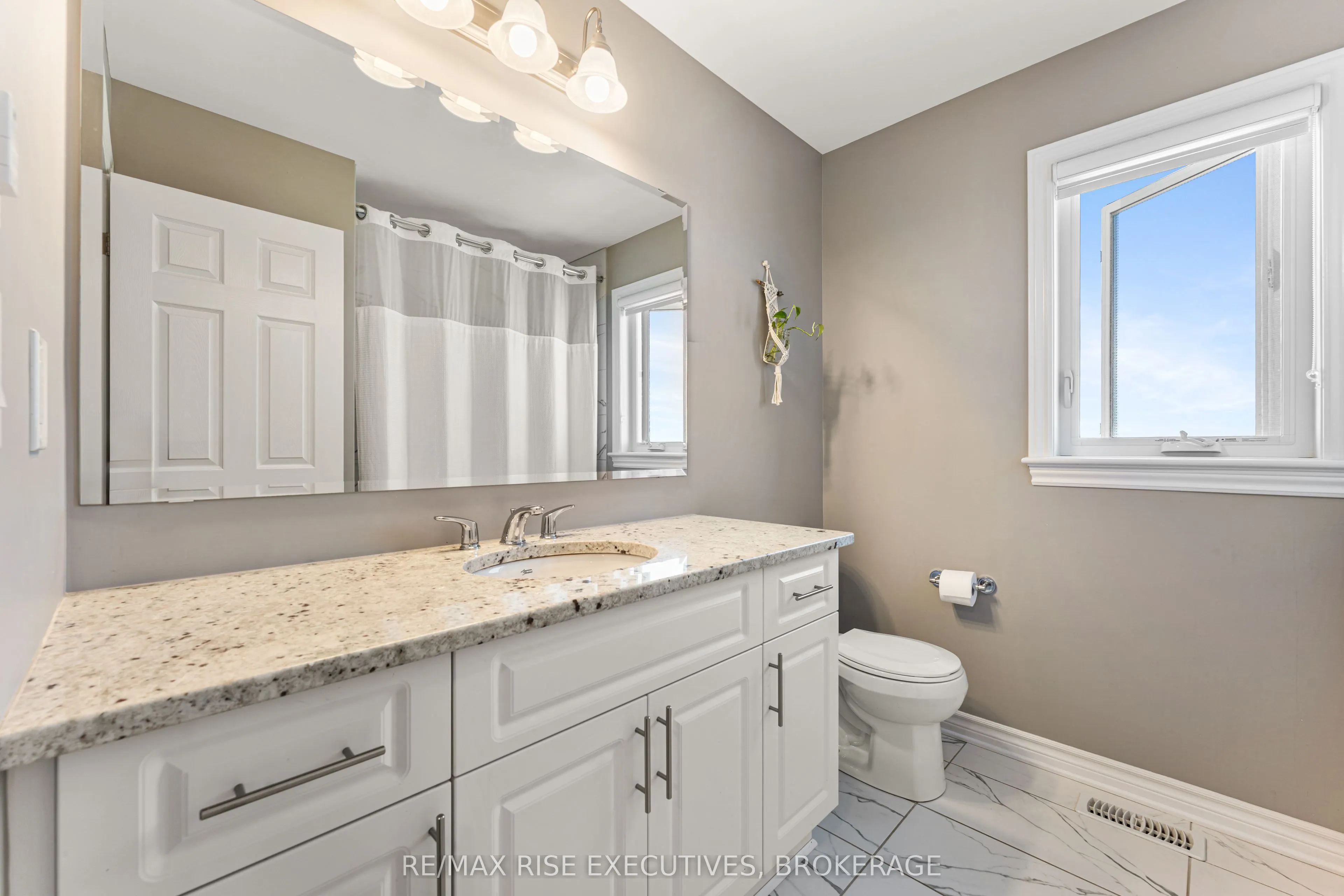 1118 Woodhaven Drive