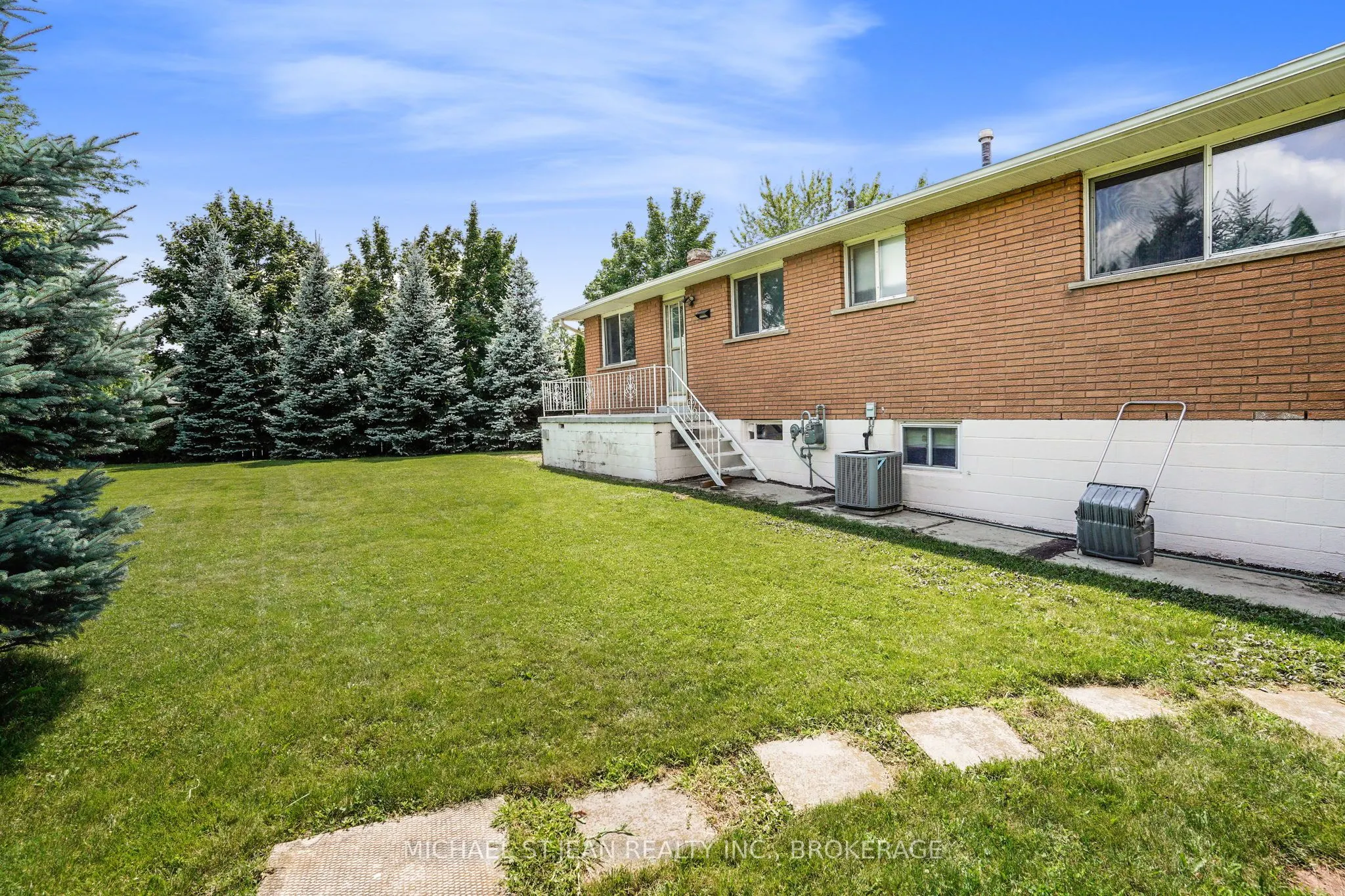 72 Eastbury Drive