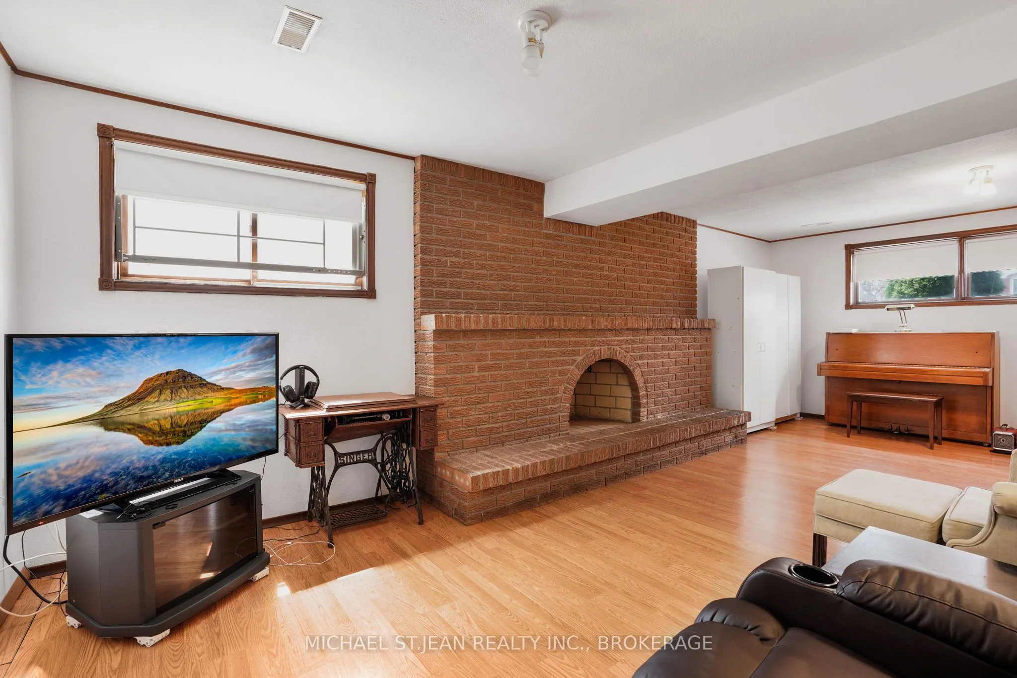 72 Eastbury Drive