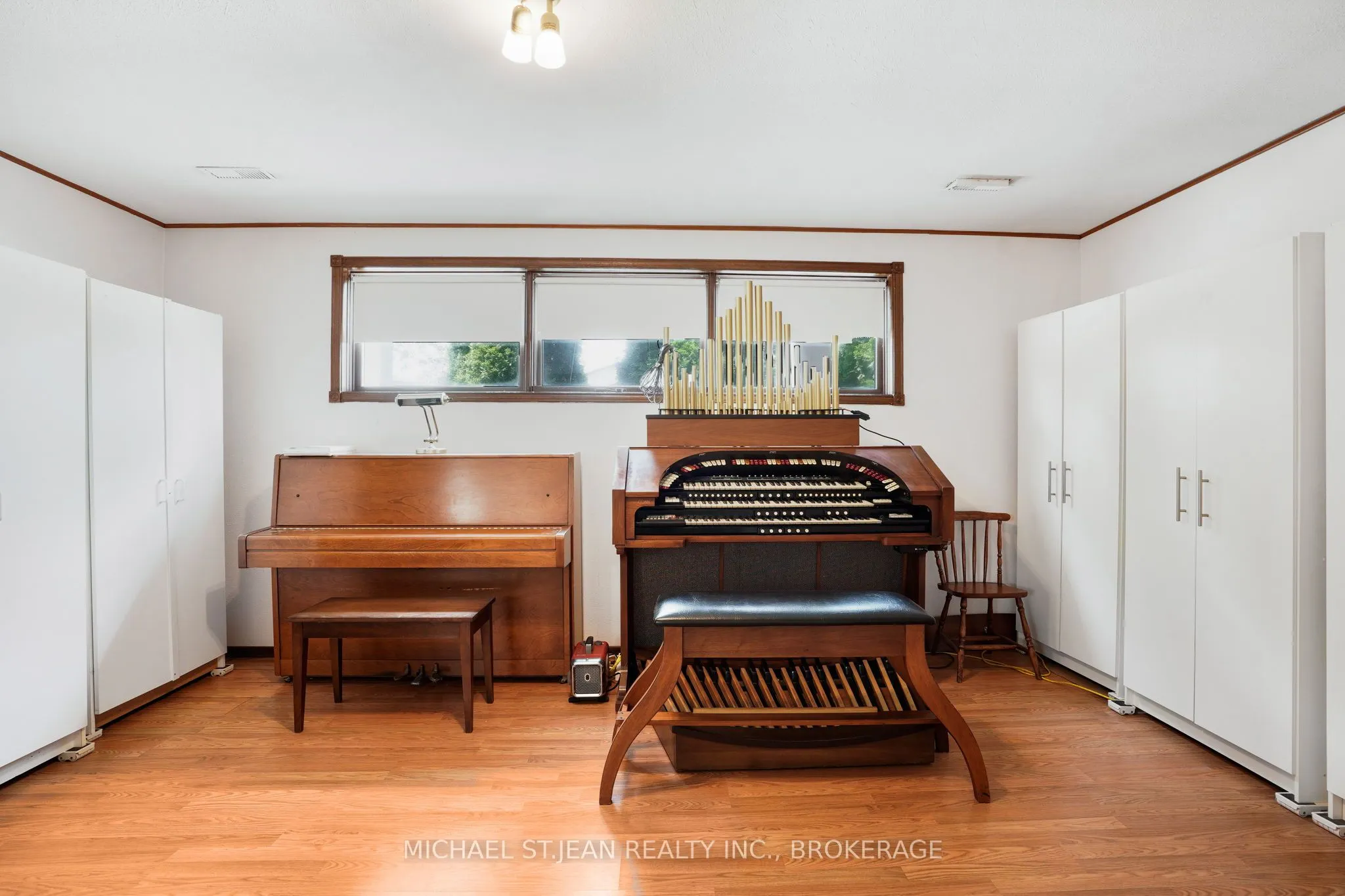 72 Eastbury Drive