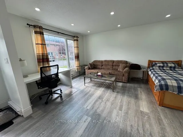 84 Rosemund Crescent, #84