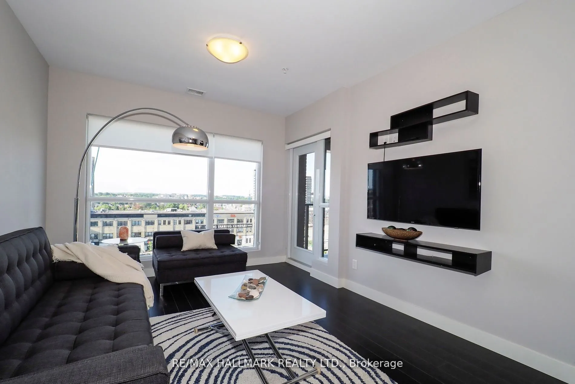 1 Victoria Street S, #711