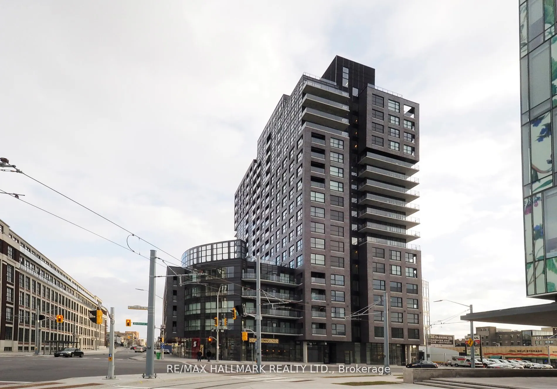 1 Victoria Street S, #711