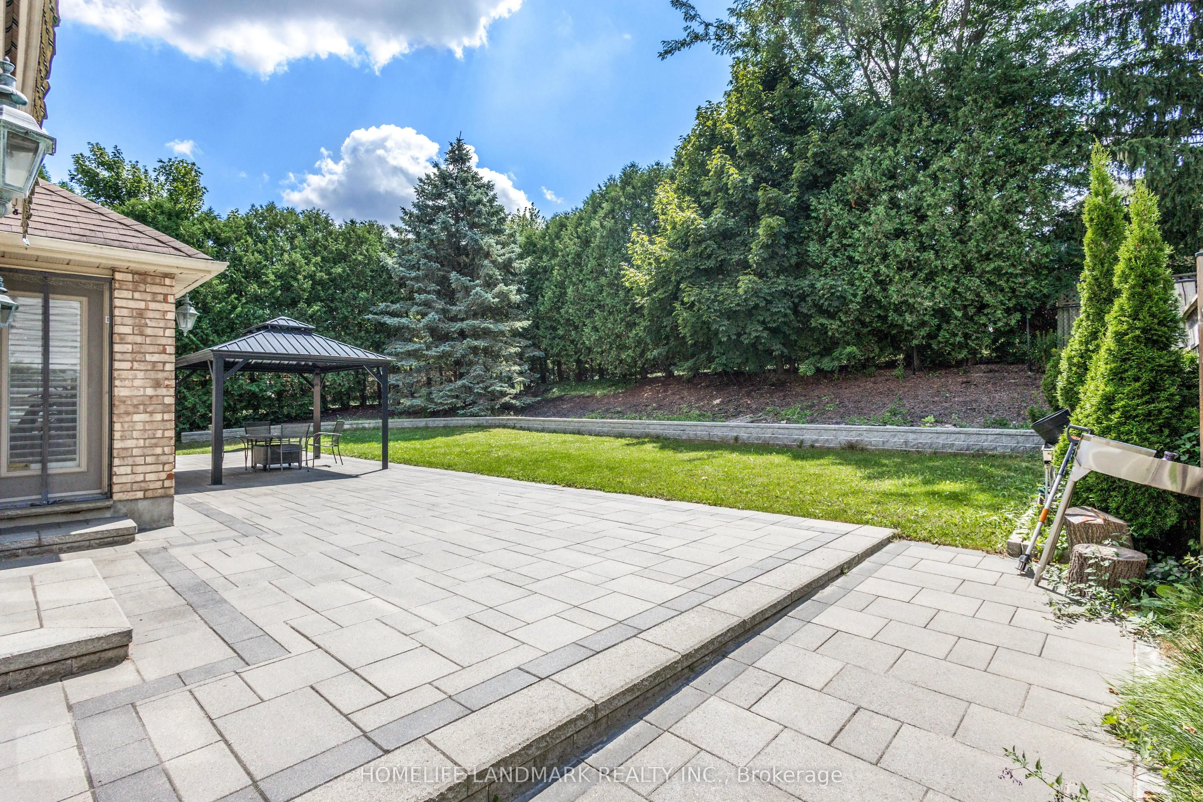 525 Leighland Drive