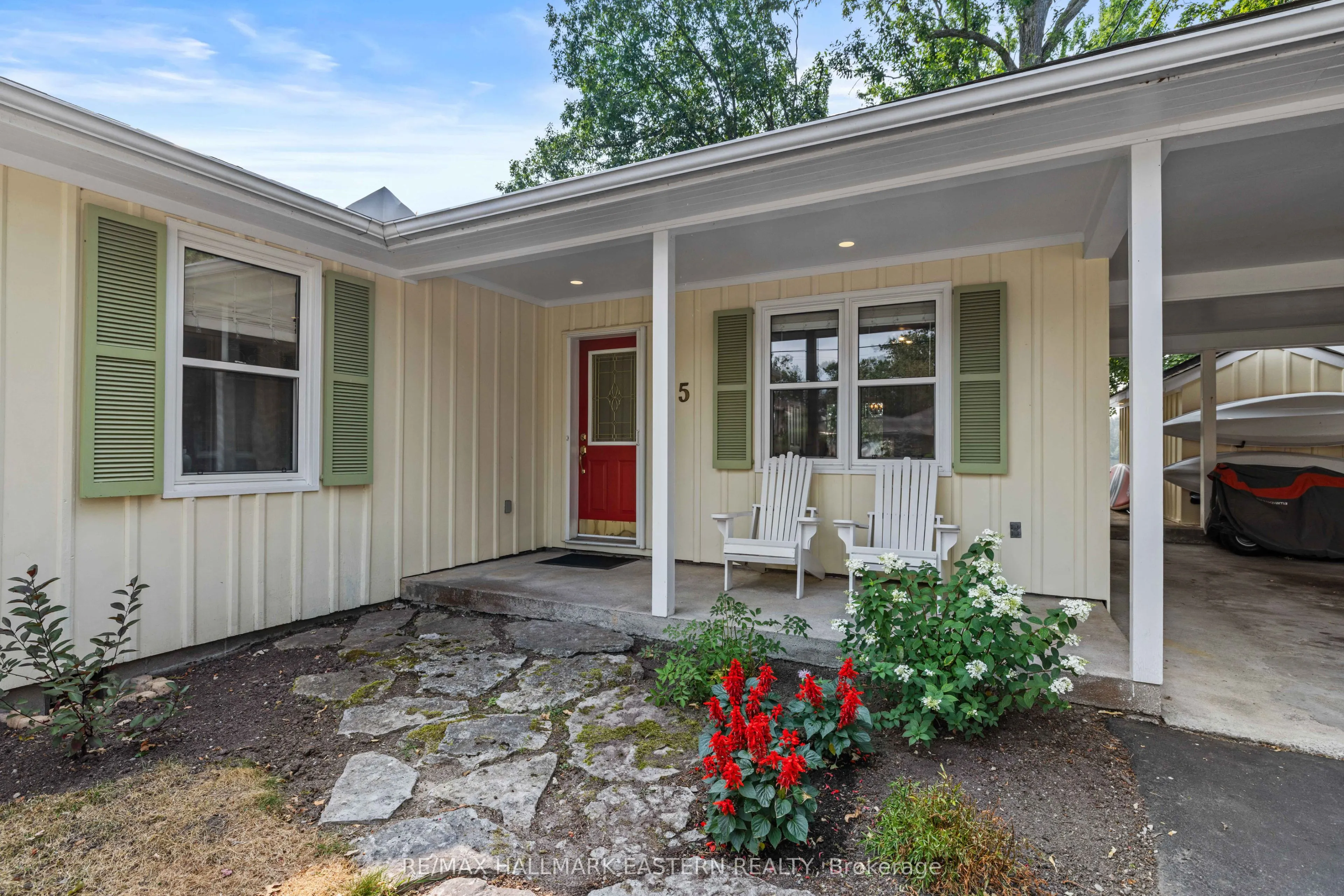 15 Snake Point Road