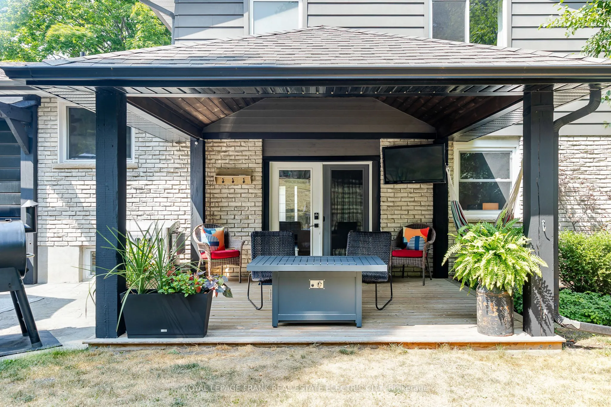 1255 Bridle Drive