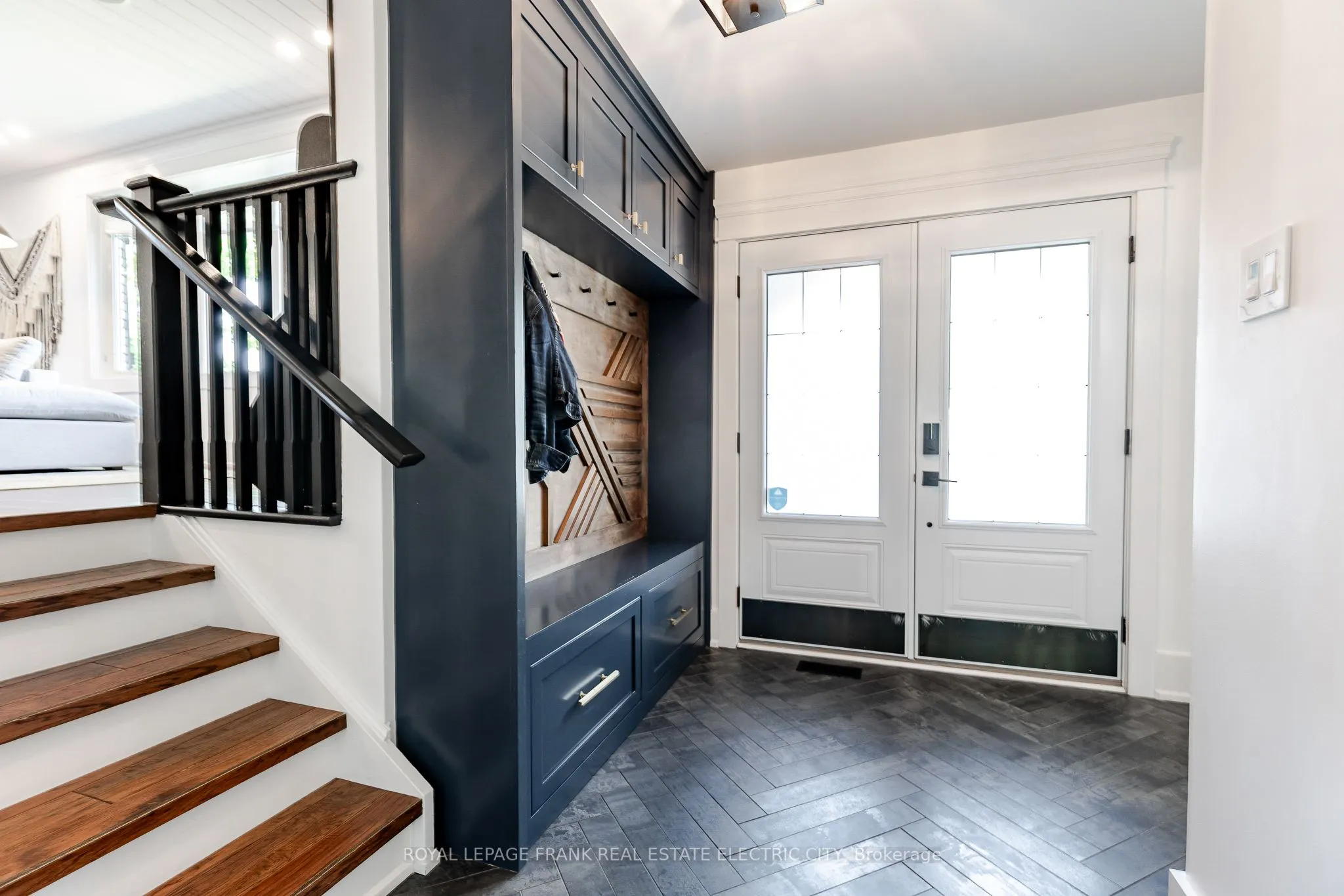 1255 Bridle Drive