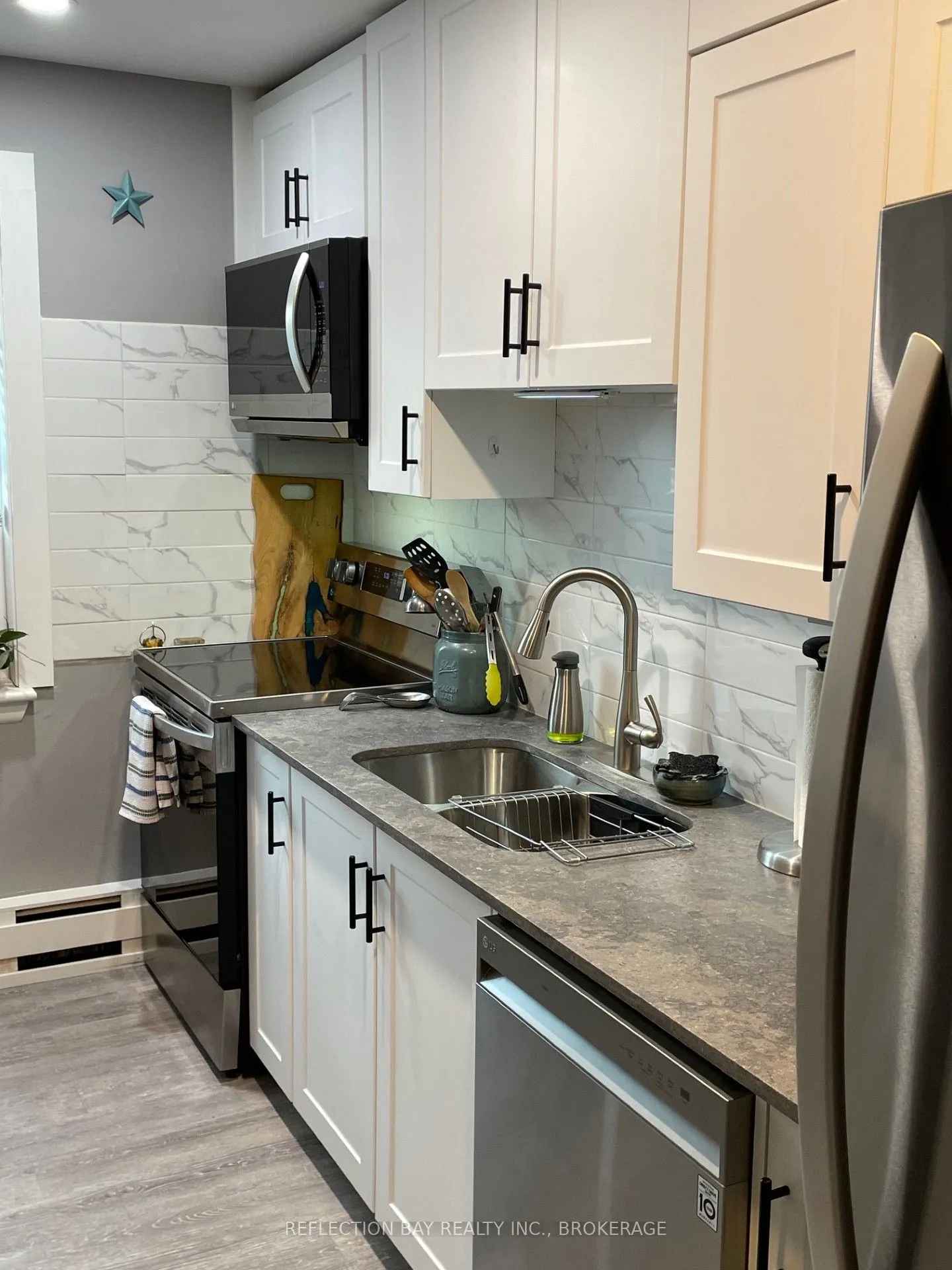 5 Applewood Avenue, #8