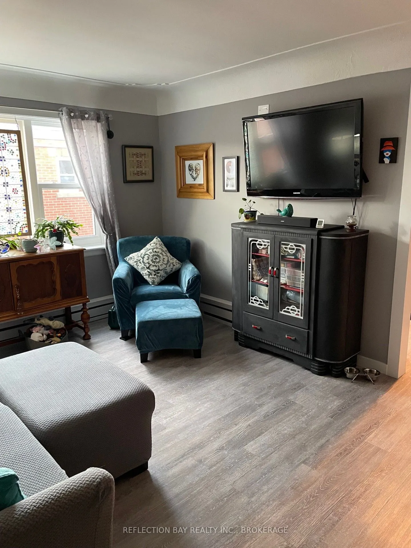 5 Applewood Avenue, #8