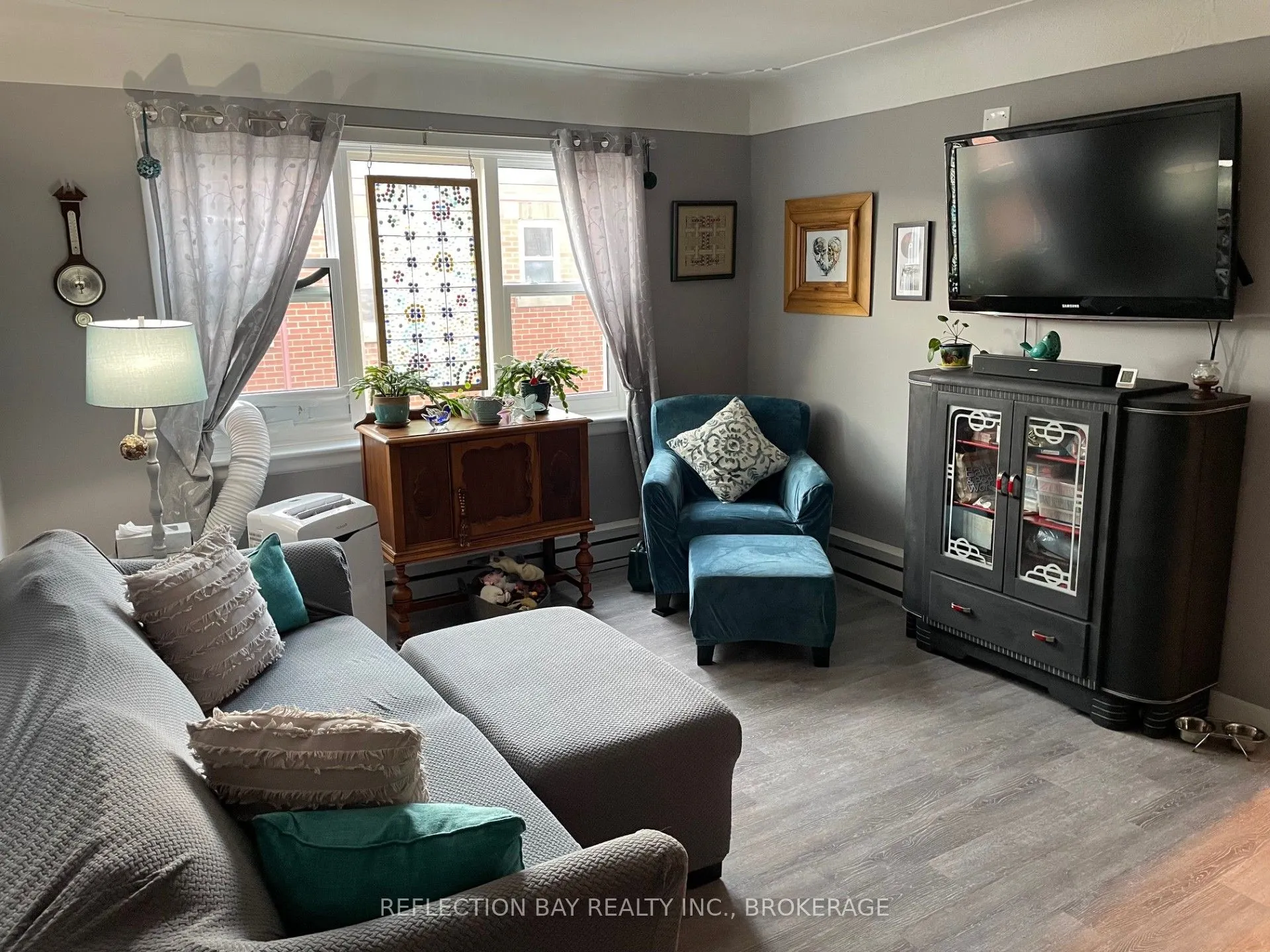 5 Applewood Avenue, #8