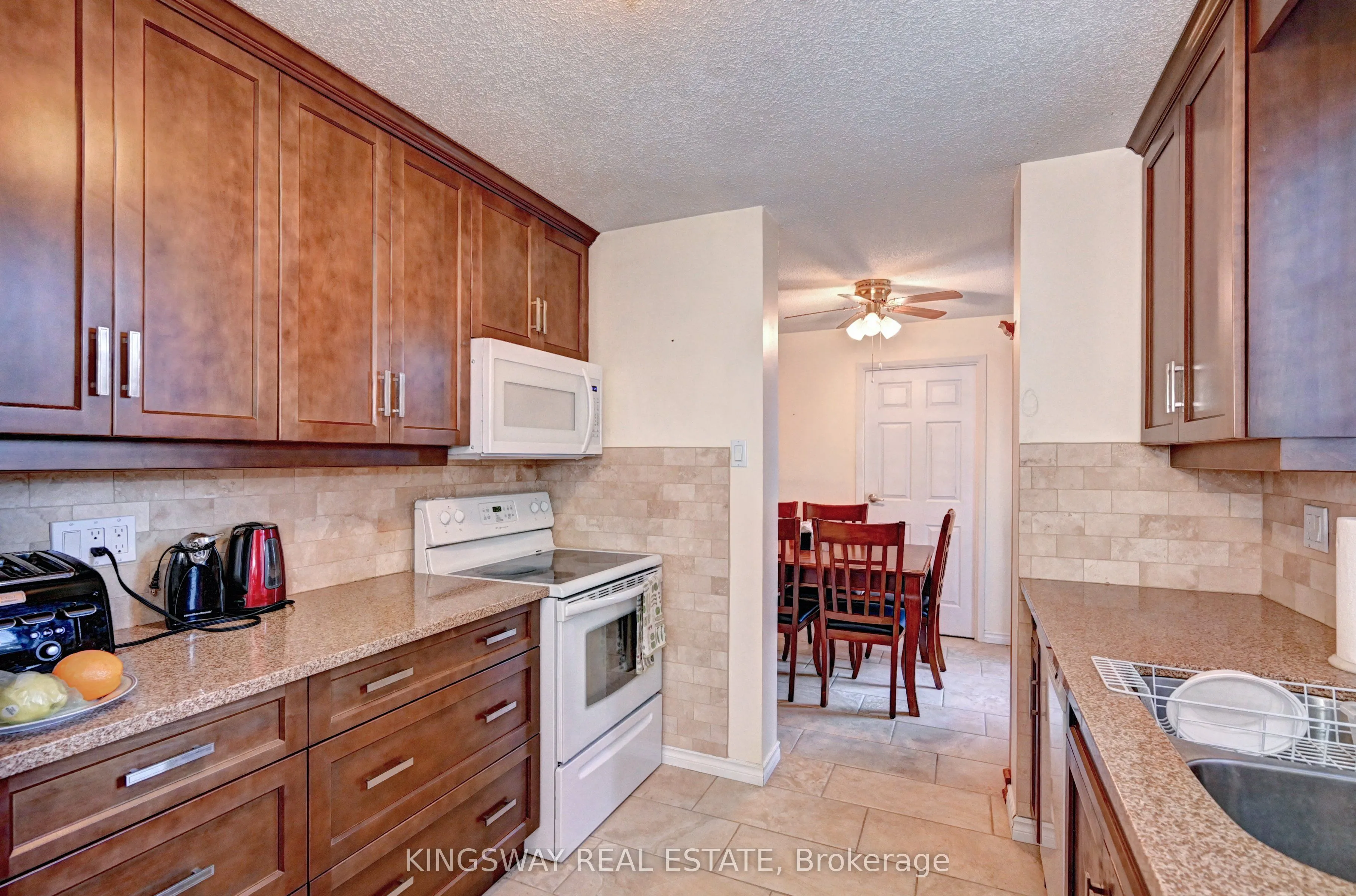 24 Marilyn Drive N, #401