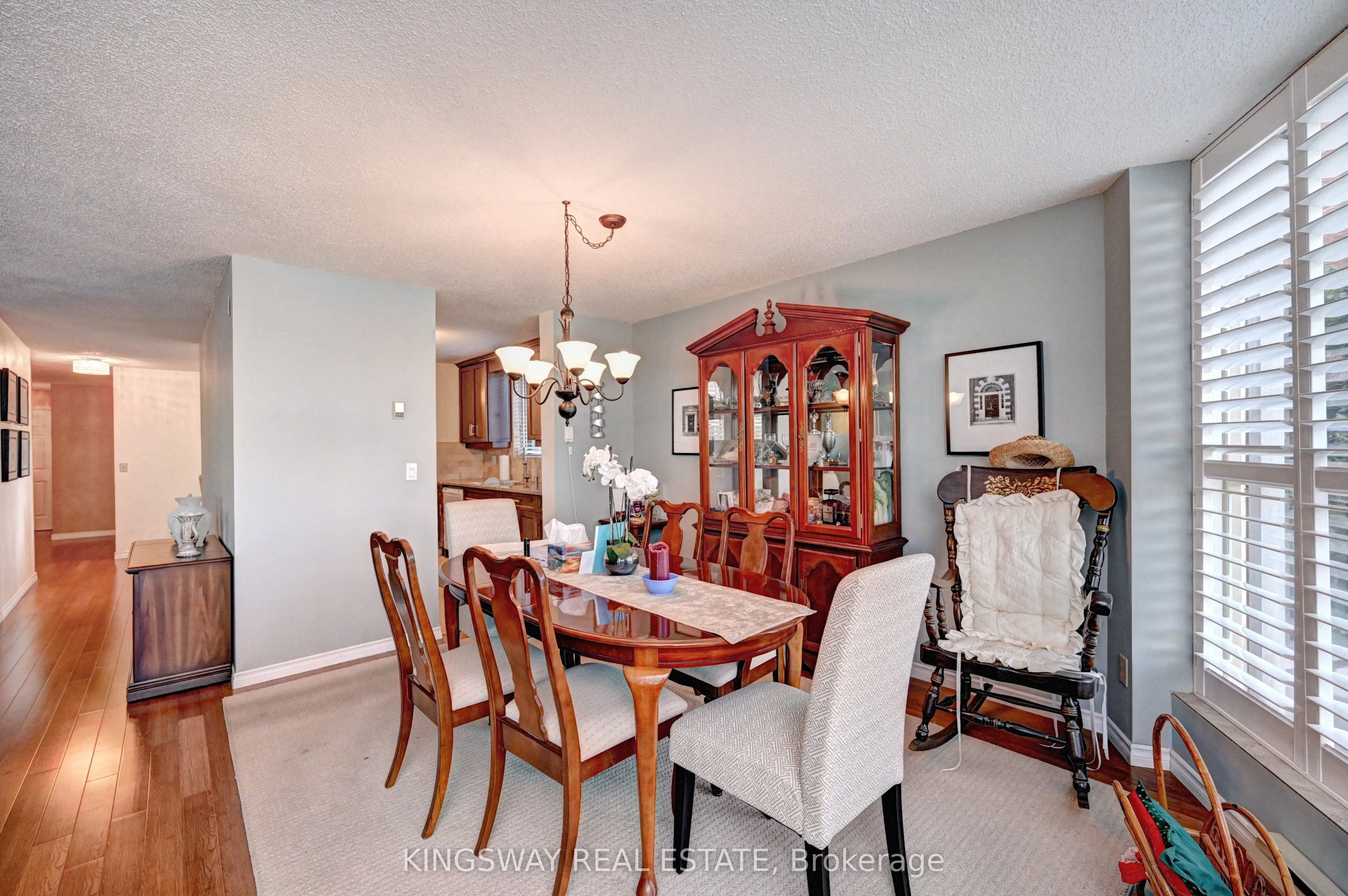 24 Marilyn Drive N, #401