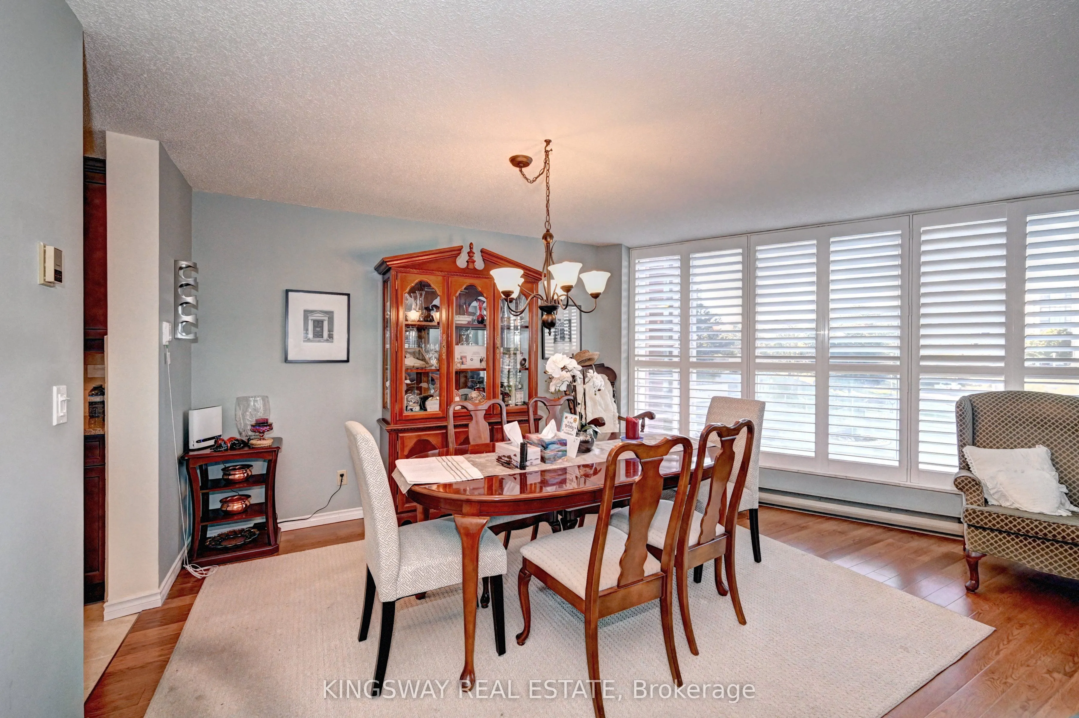 24 Marilyn Drive N, #401