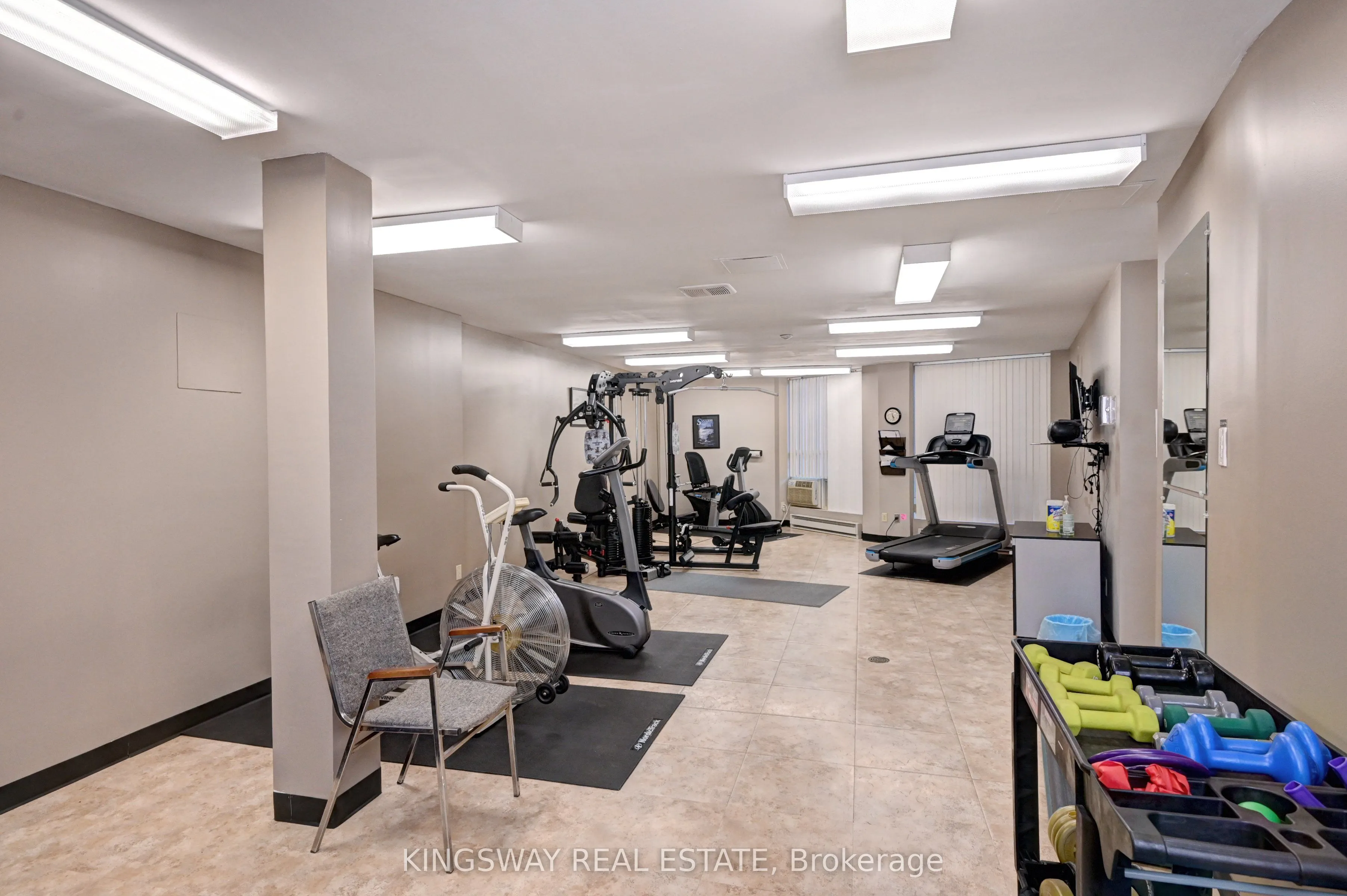 24 Marilyn Drive N, #401