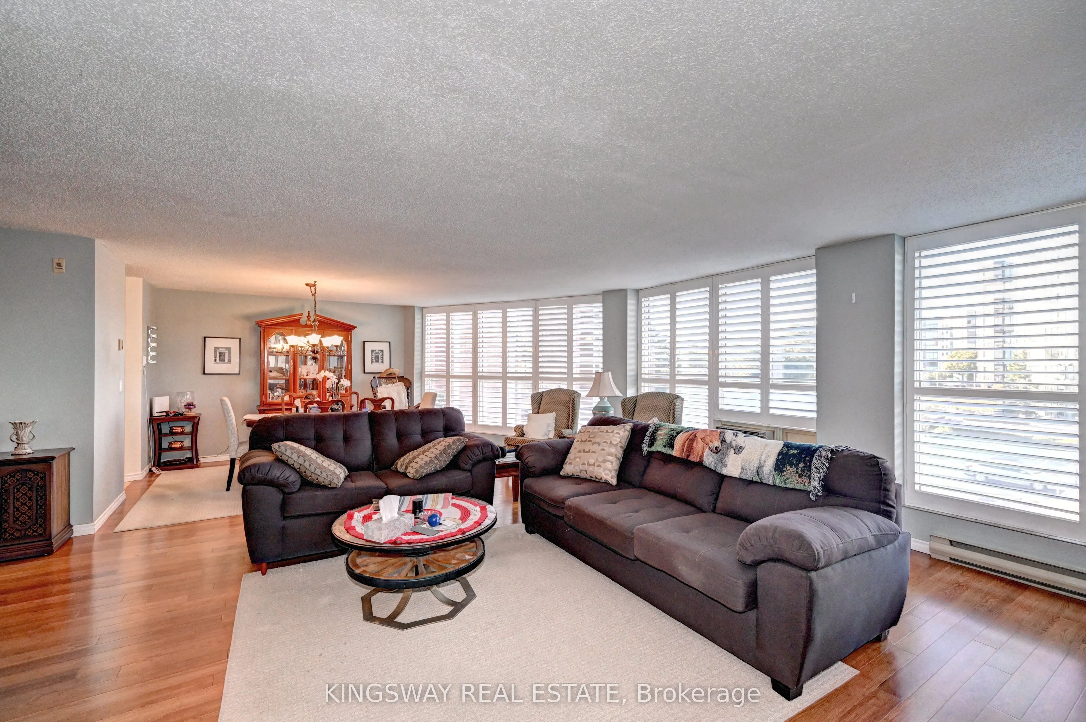 24 Marilyn Drive N, #401