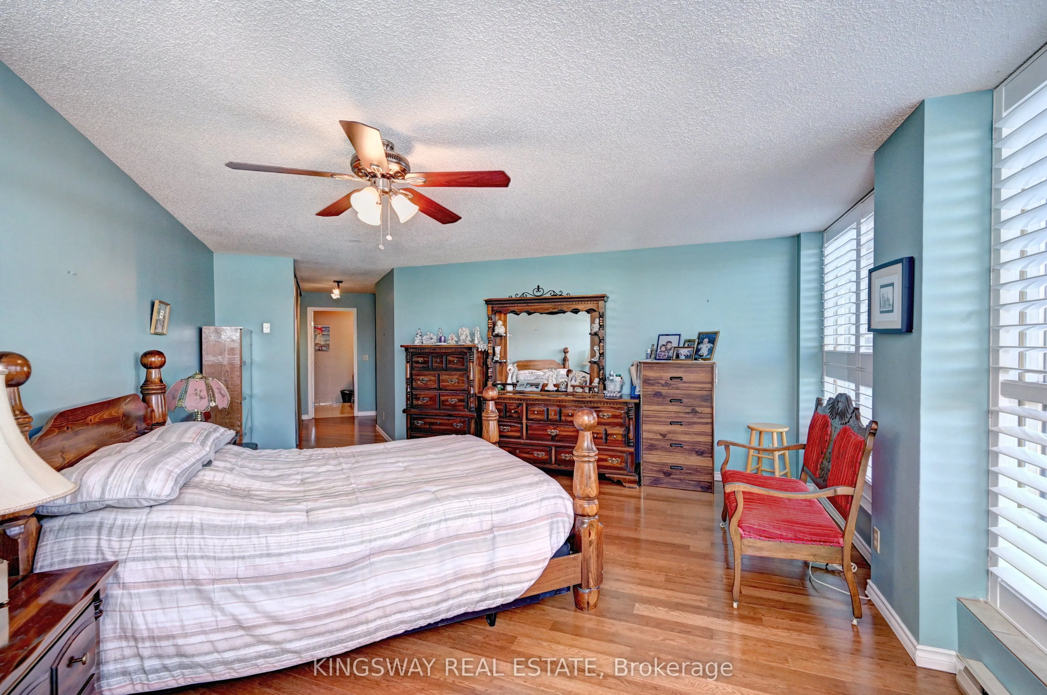 24 Marilyn Drive N, #401