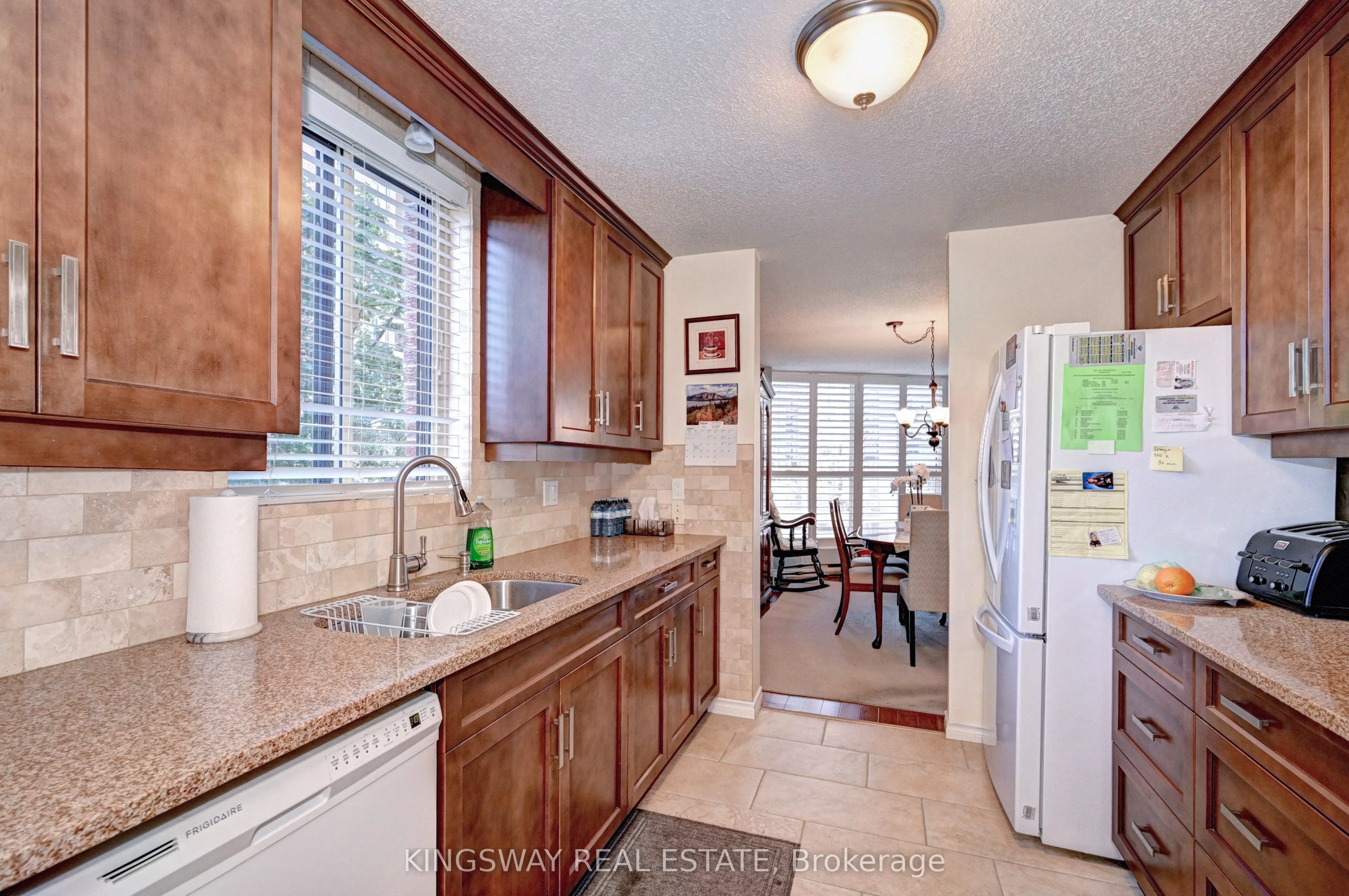 24 Marilyn Drive N, #401