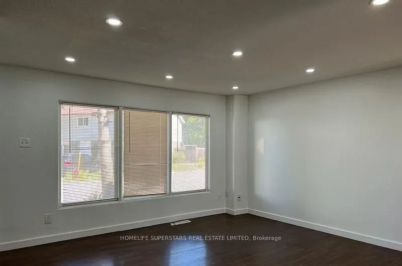 513 Parkview Crescent E, #4