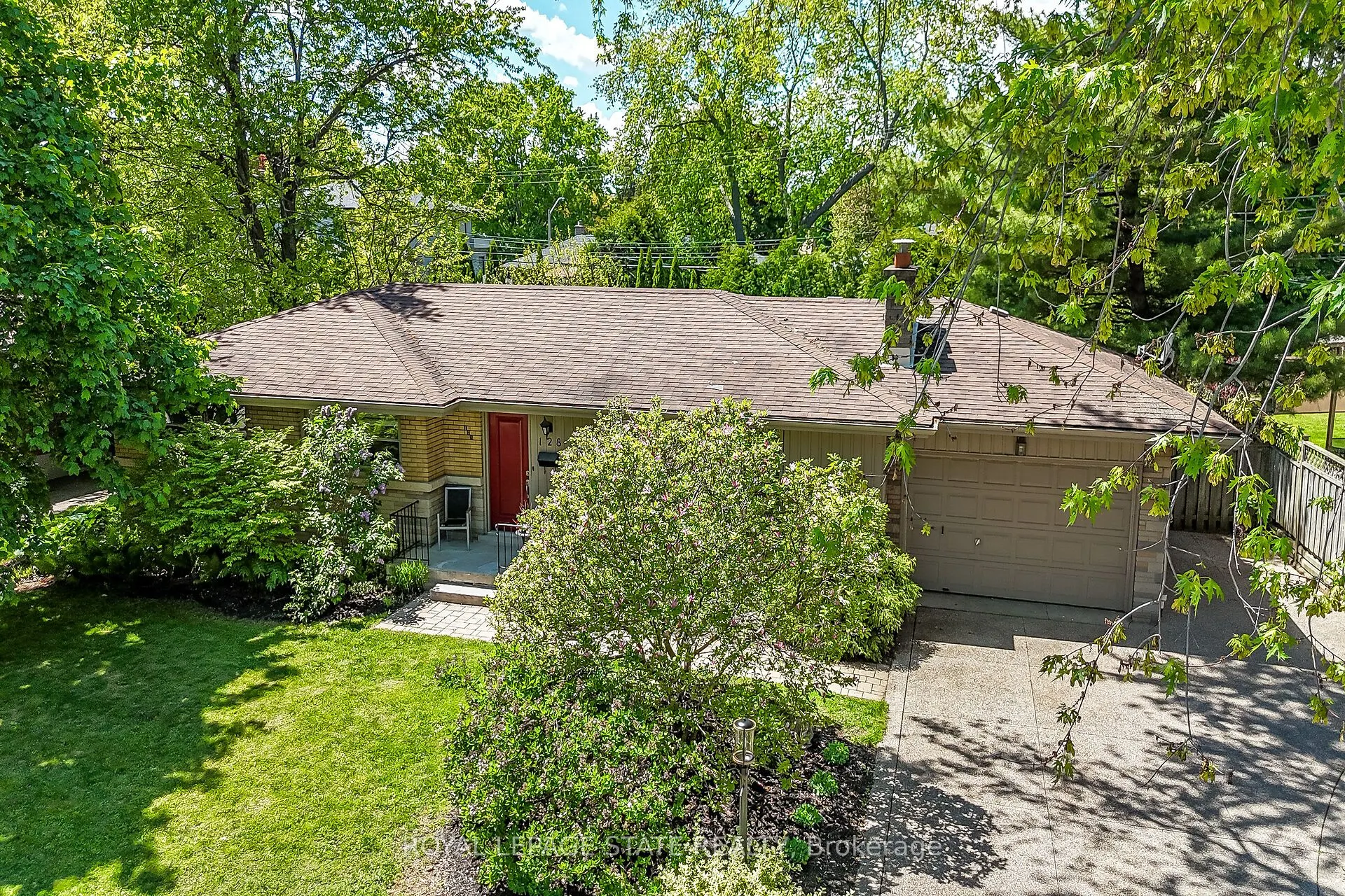 128 Oneida Boulevard