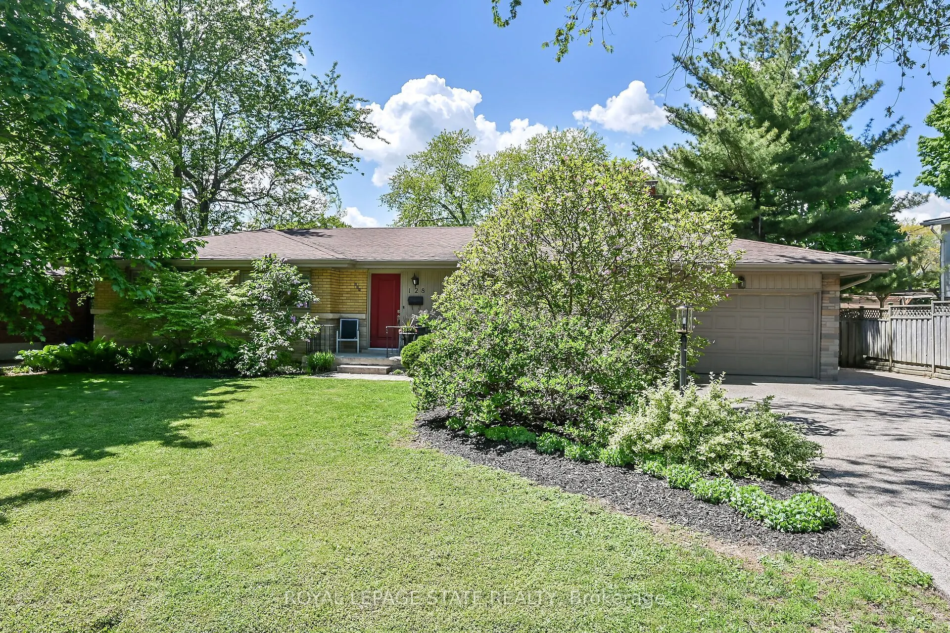 128 Oneida Boulevard