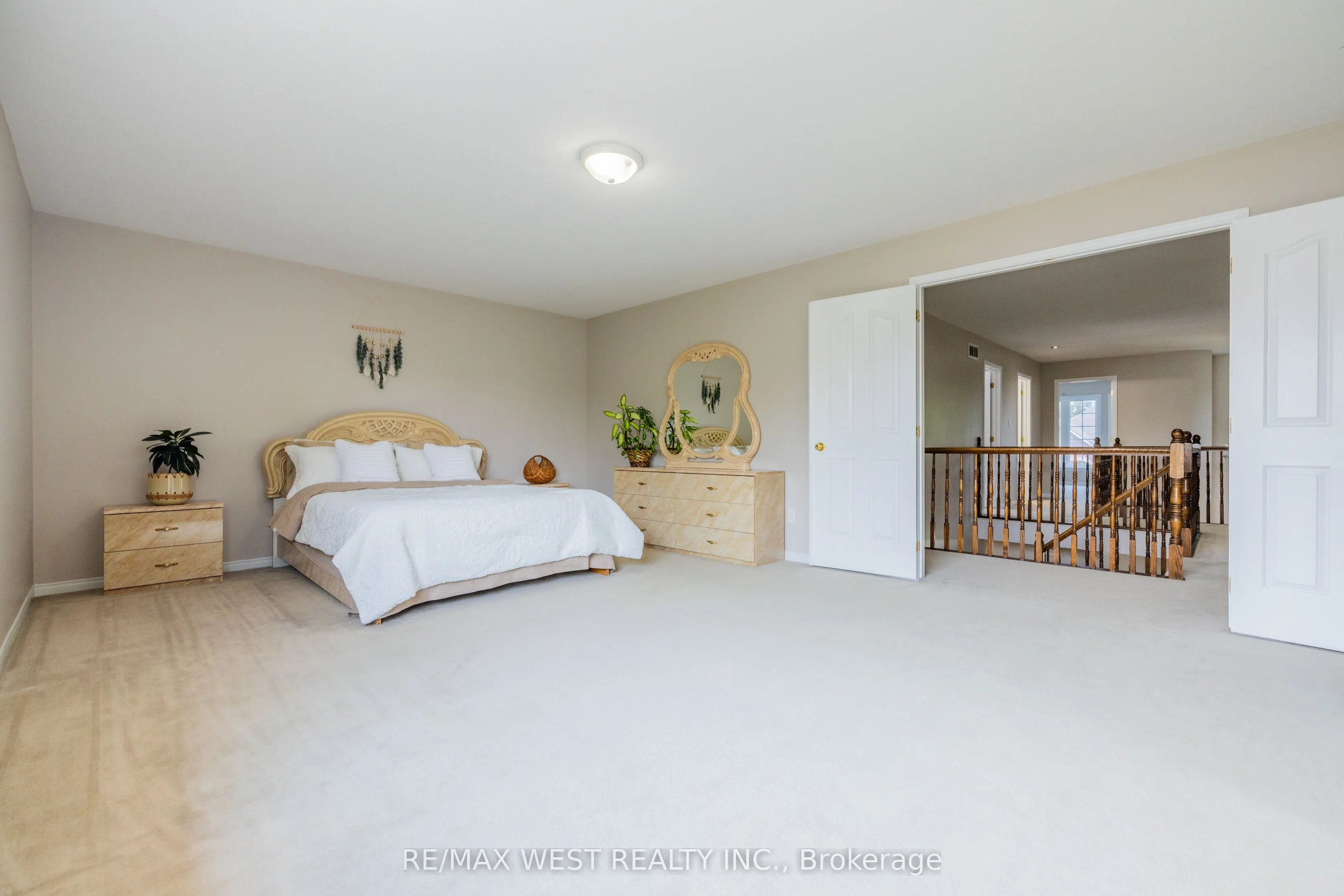 214 Castlegarth Crescent