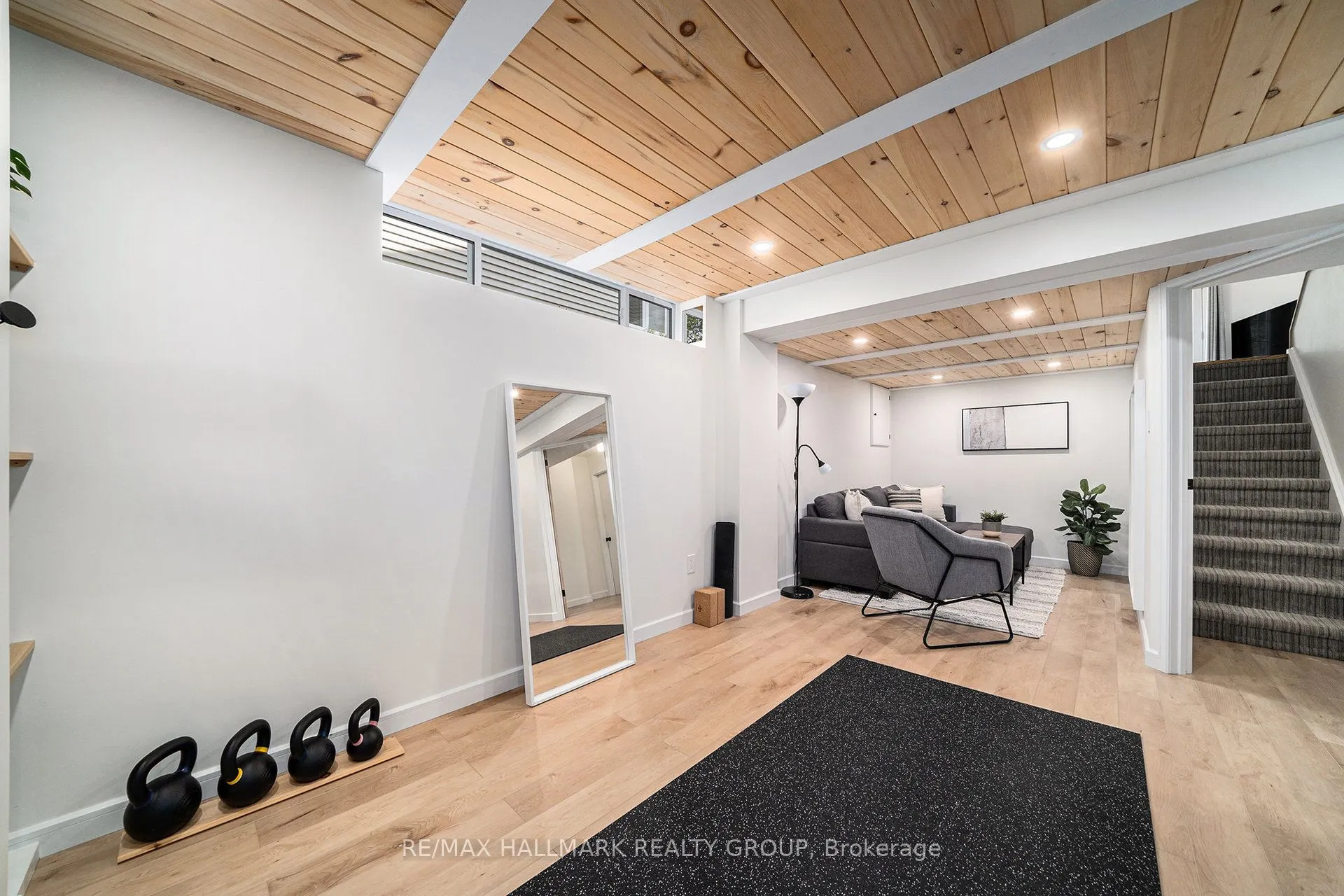 26 Aldgate Crescent