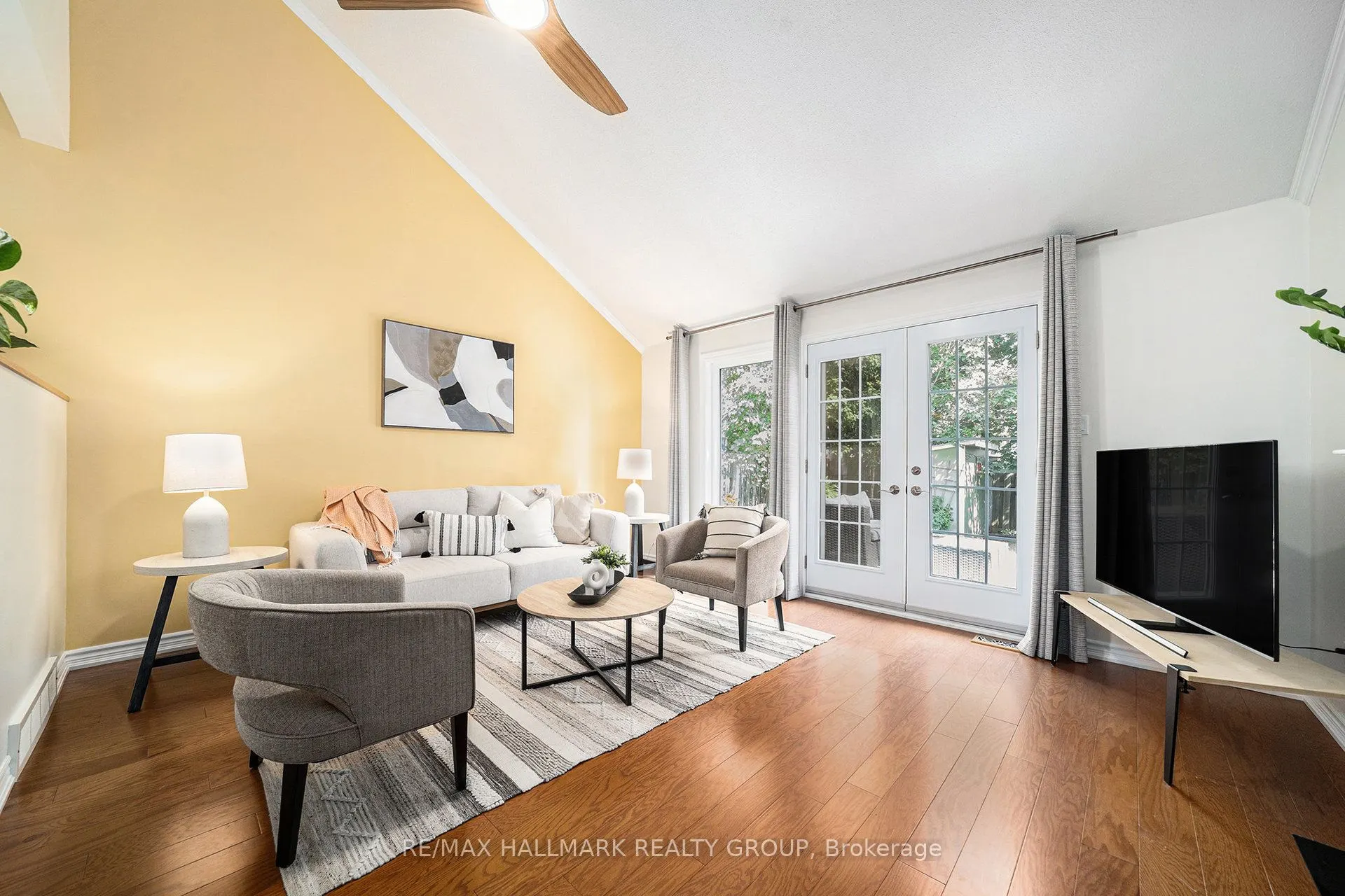 26 Aldgate Crescent