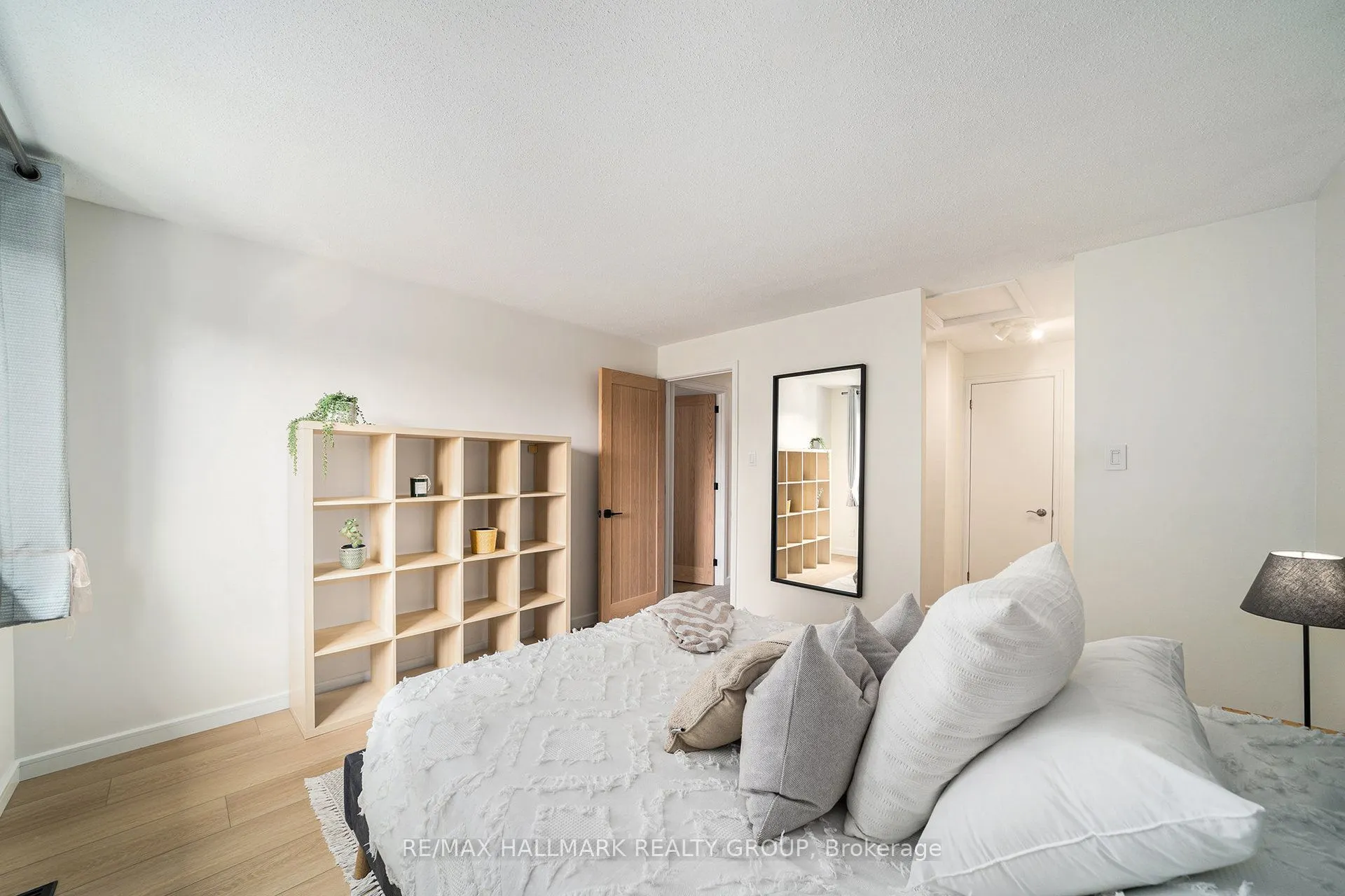 26 Aldgate Crescent