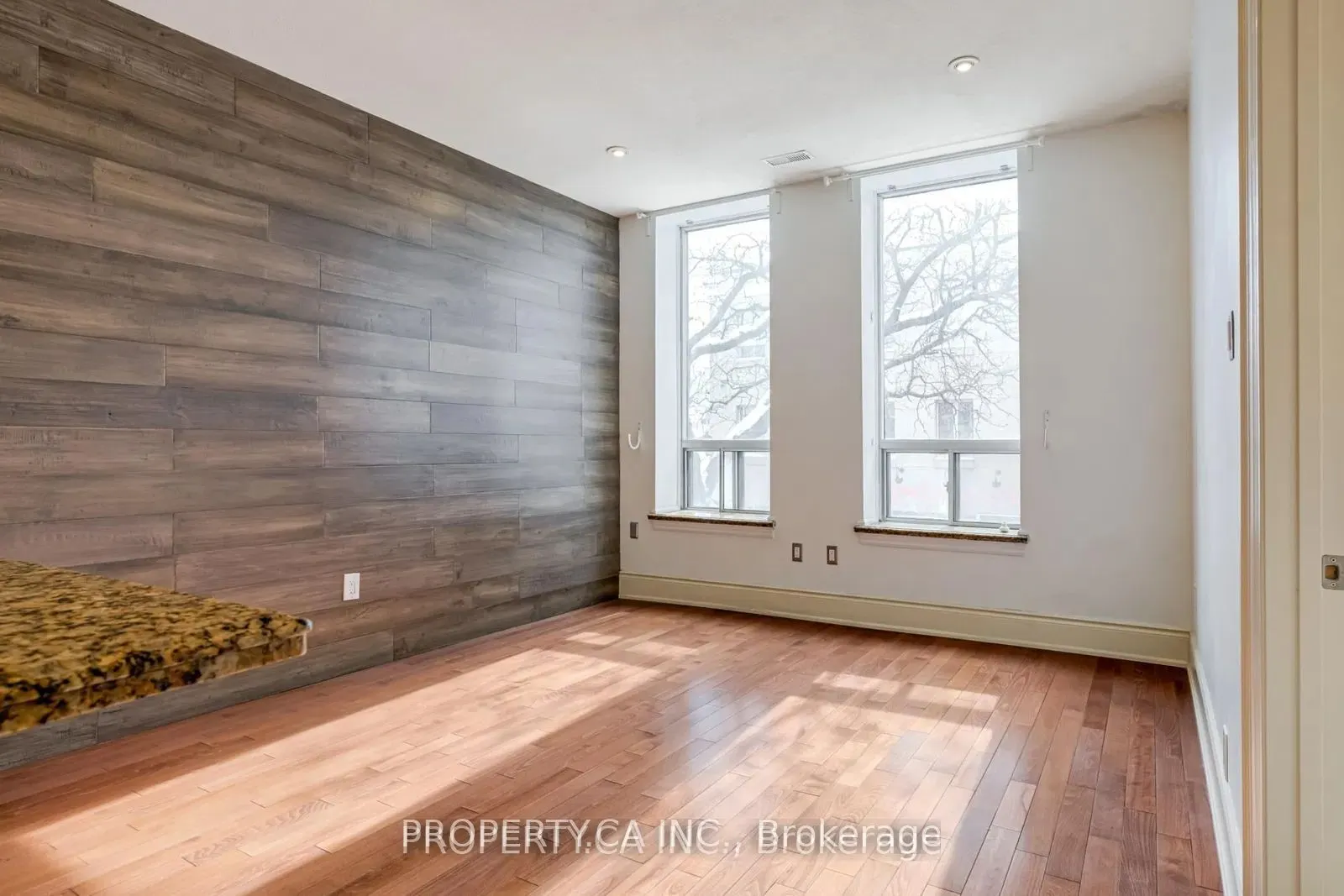 283 King Street E, #201