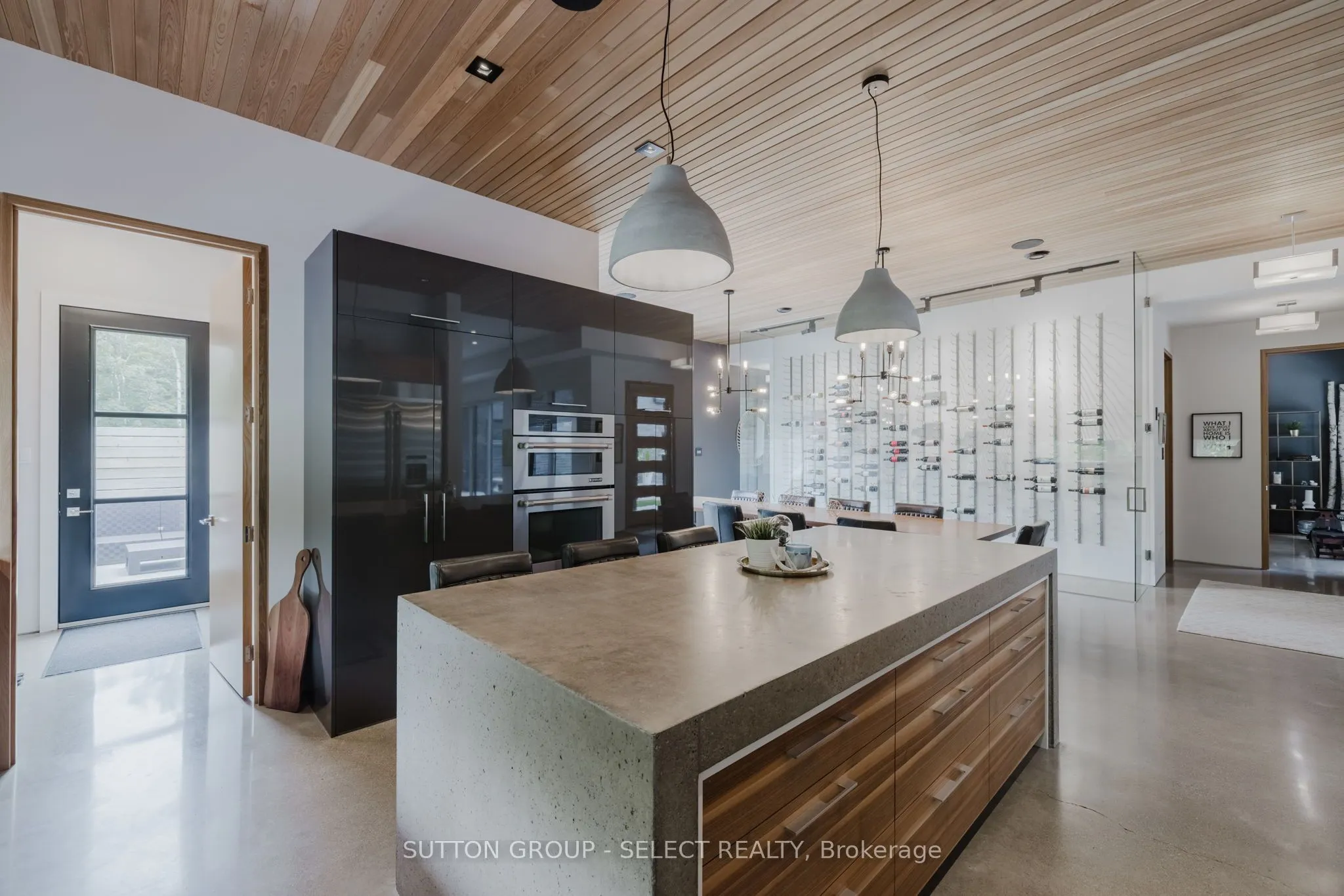9385 ELVIAGE Drive