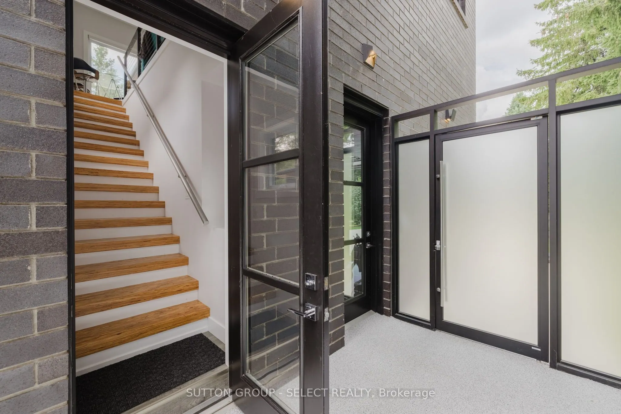 9385 ELVIAGE Drive