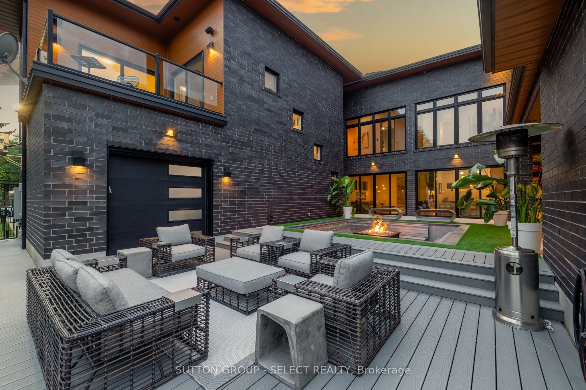 9385 ELVIAGE Drive