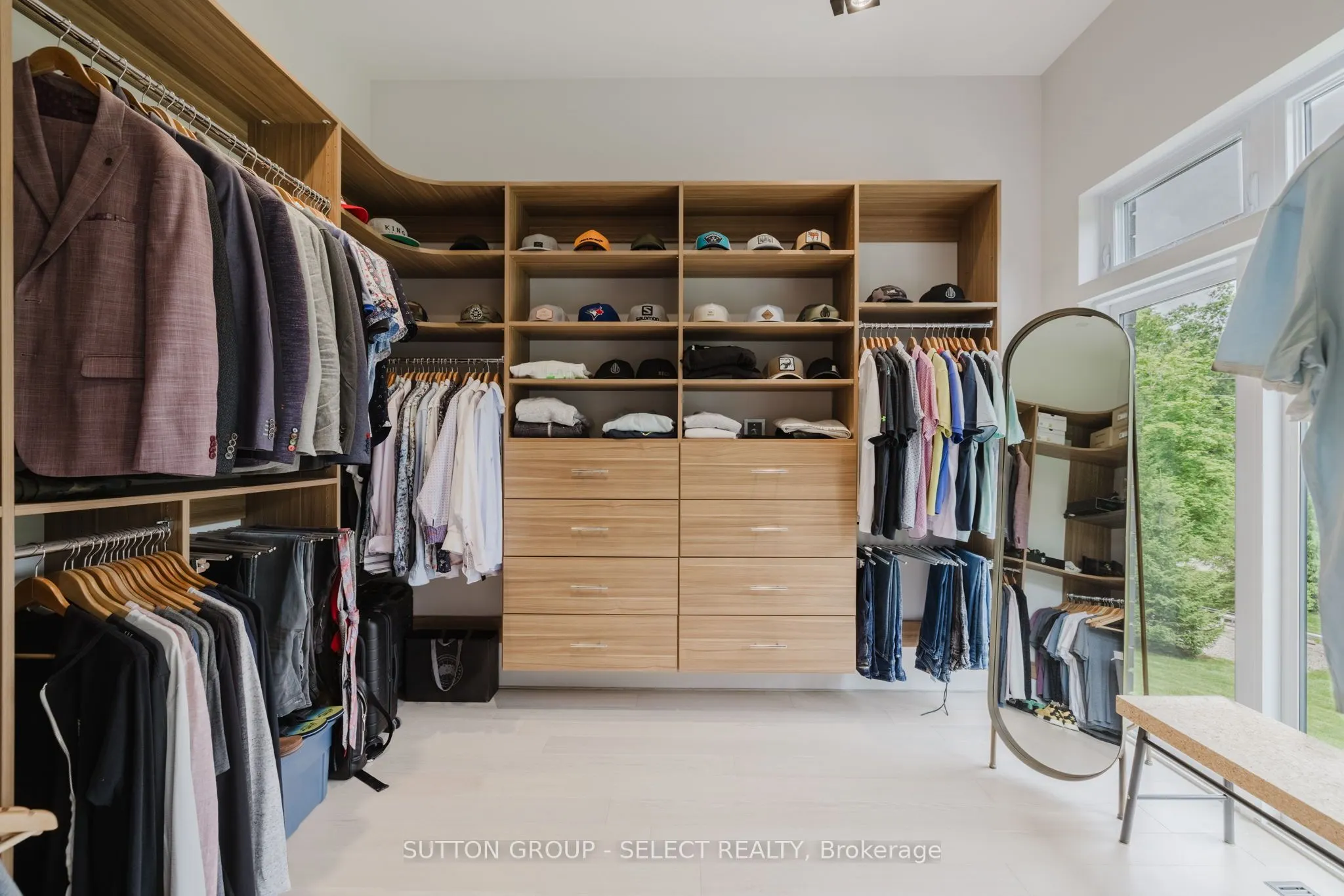 9385 ELVIAGE Drive