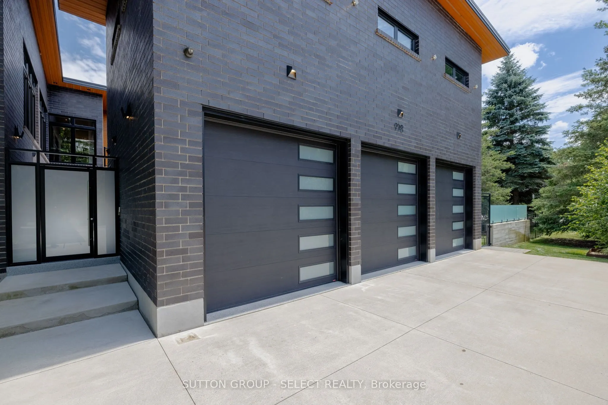 9385 ELVIAGE Drive