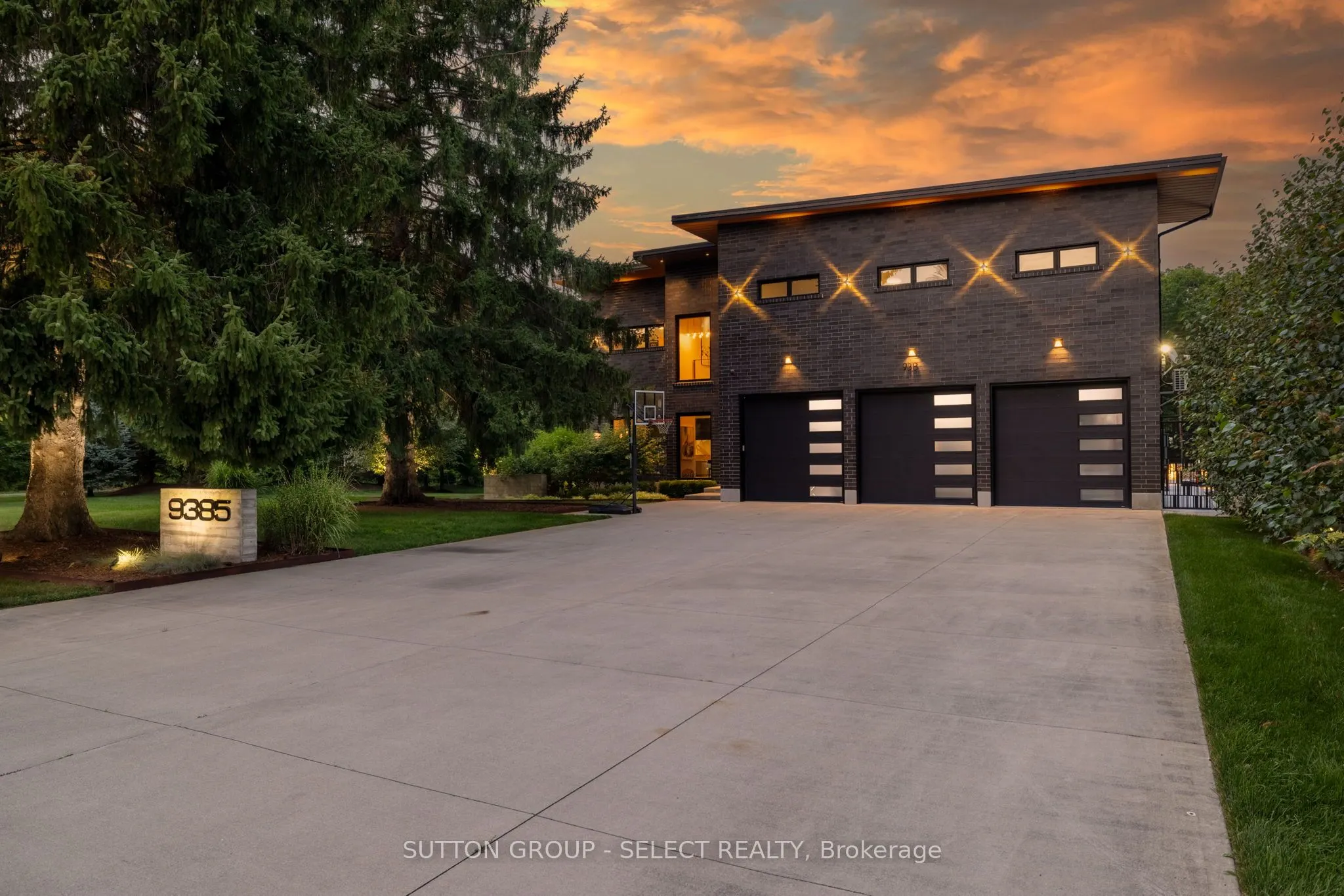 9385 ELVIAGE Drive